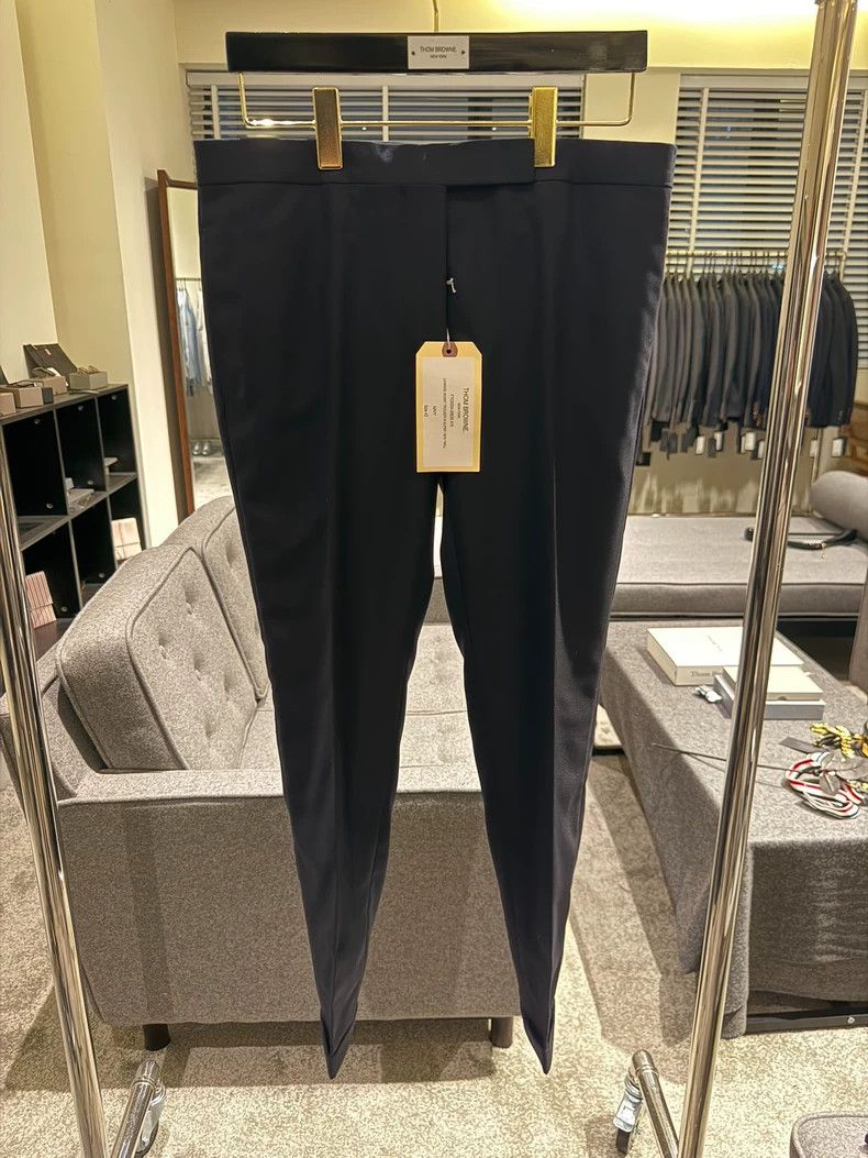 Thom Browne Thom Browne Pants 2503-Nextarrow Size 27" / US 4 / IT 40 - 1 Thumbnail
