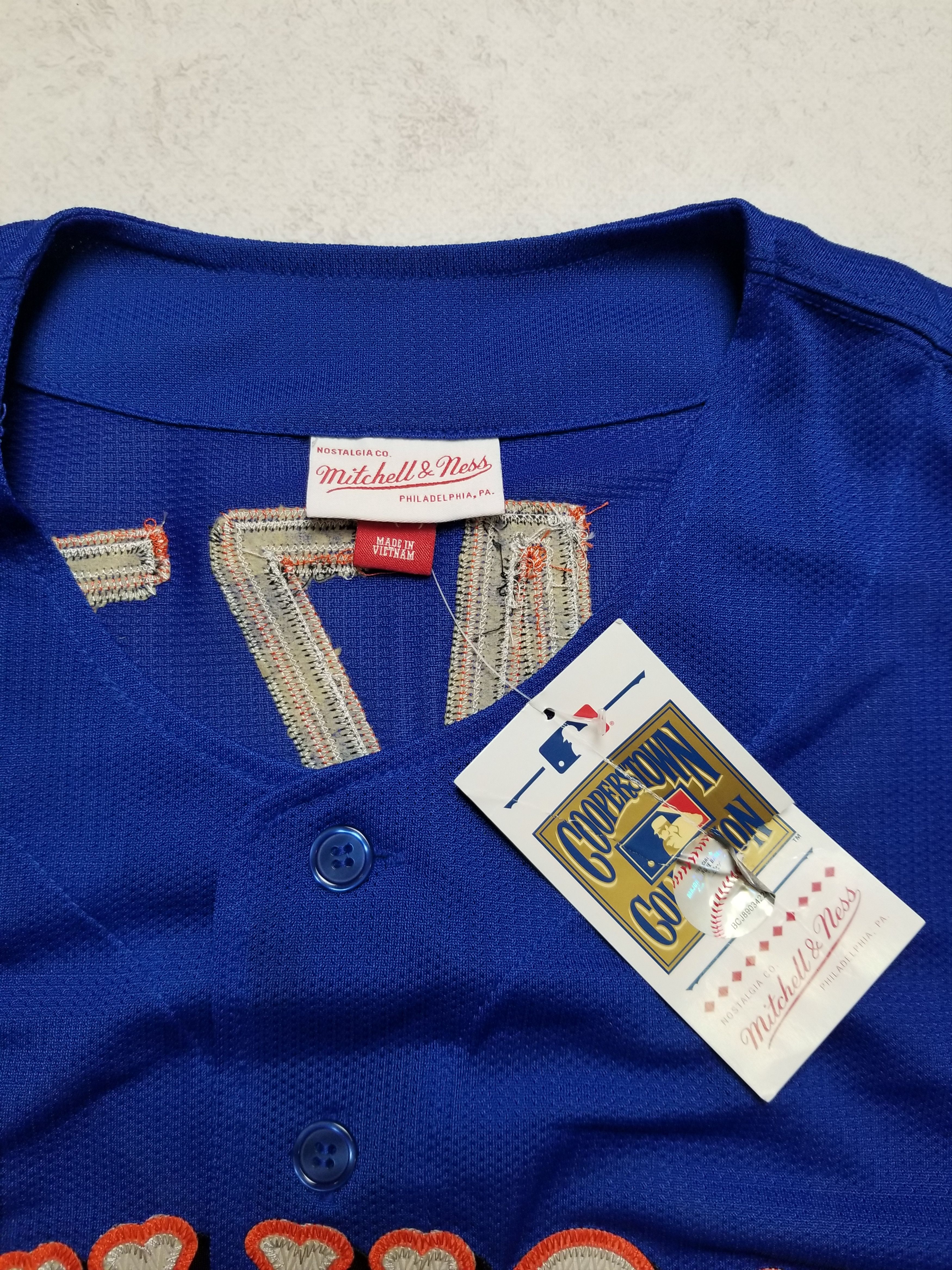Mitchell & Ness Authentic Mike Piazza New York Mets 1999 Button Jersey Size US M / EU 48-50 / 2 - 16 Thumbnail