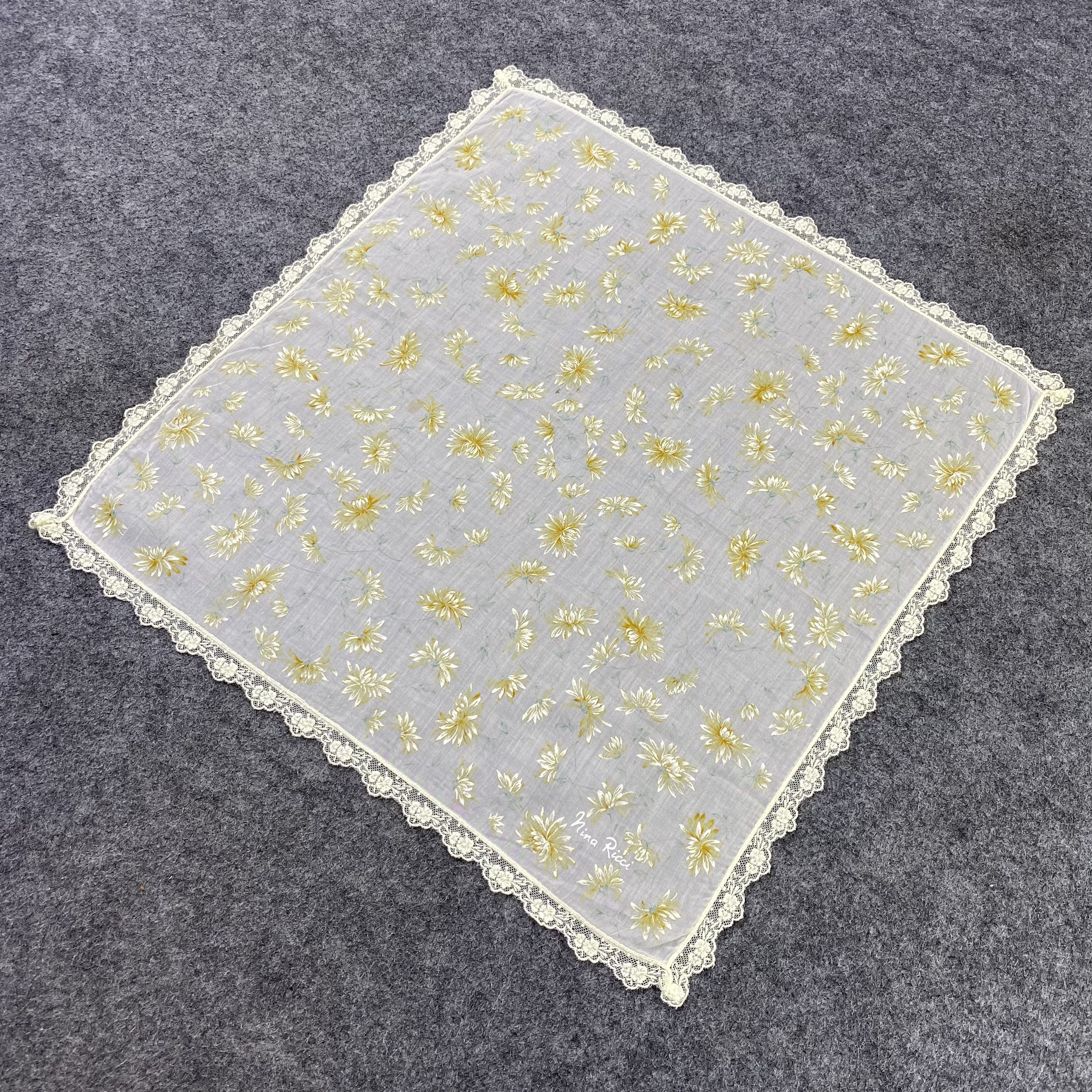 Nina Ricci Nina Ricci Handkerchief /Bandana/Neckerchief-B1547 Size ONE SIZE - 4 Thumbnail