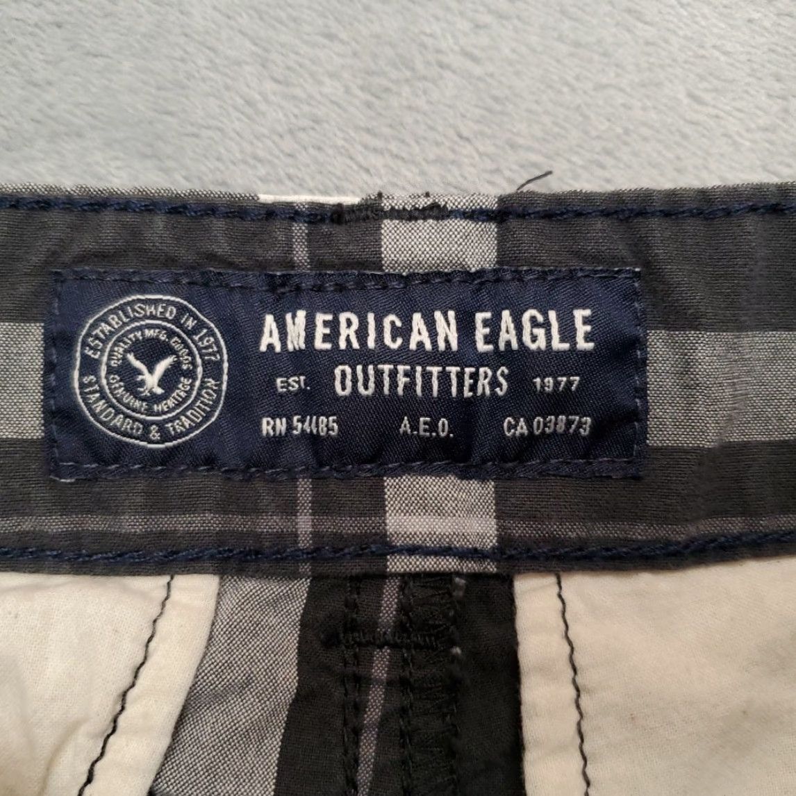 American Eagle Outfitters VINTAGE American Eagle Outfitters Shorts Mens 28 Black Plaid Longboard Chino 100% Cotton Size US 28 / EU 44 - 2 Thumbnail