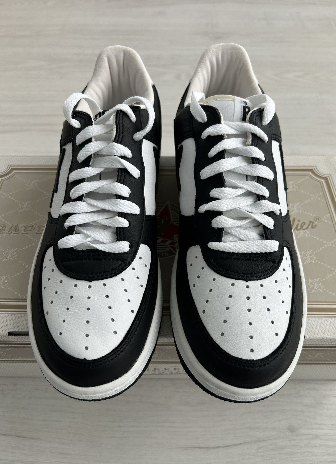 Bape VERY RARE OG 2001 A BATHING APE 1ST BLACK/WHITE BAPESTA Size US 9 / EU 42 - 7 Thumbnail