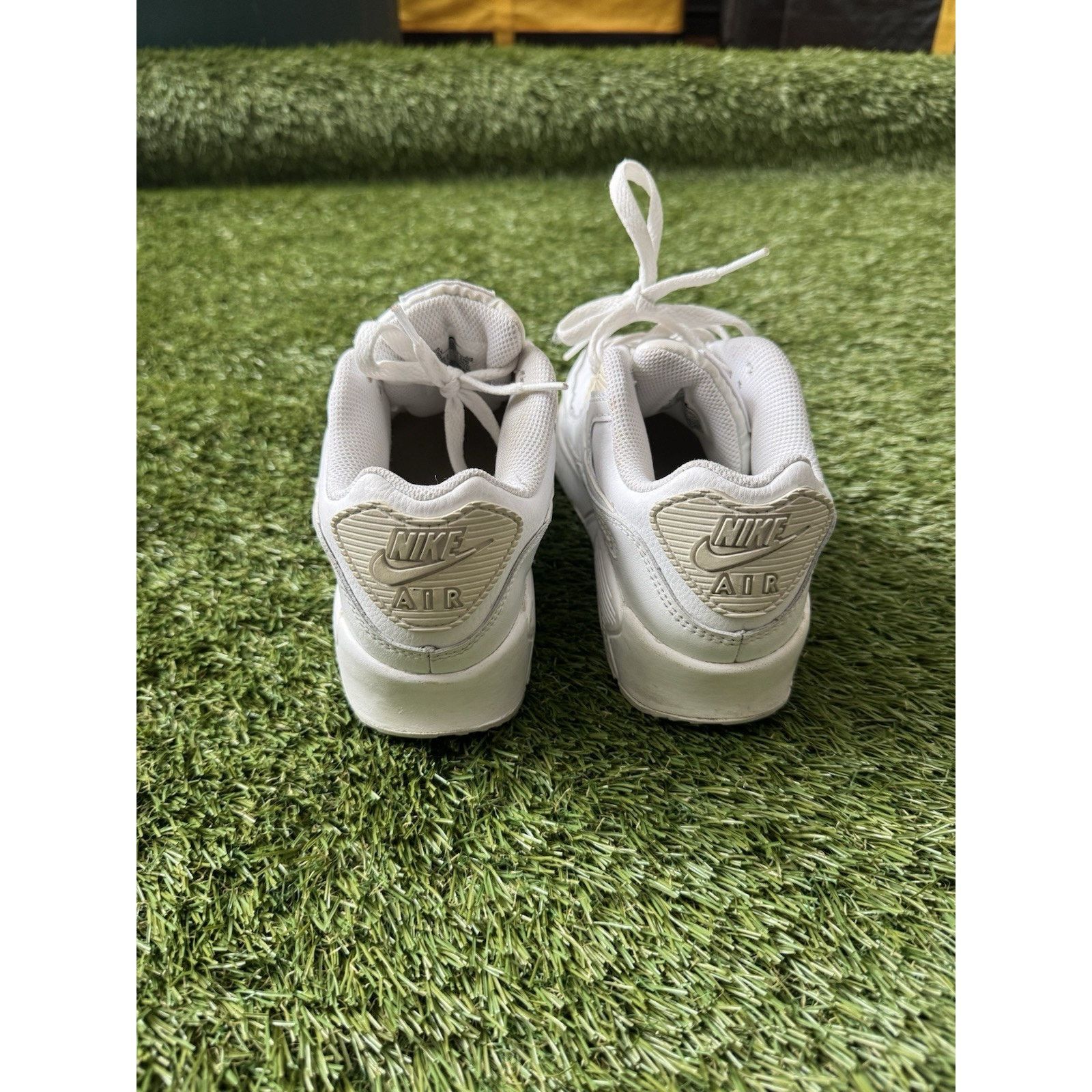 Nike Nike Air Max 90 Youth Size 4.5Y / 6 Women White Triple White Size US 6 / IT 36 - 5 Thumbnail