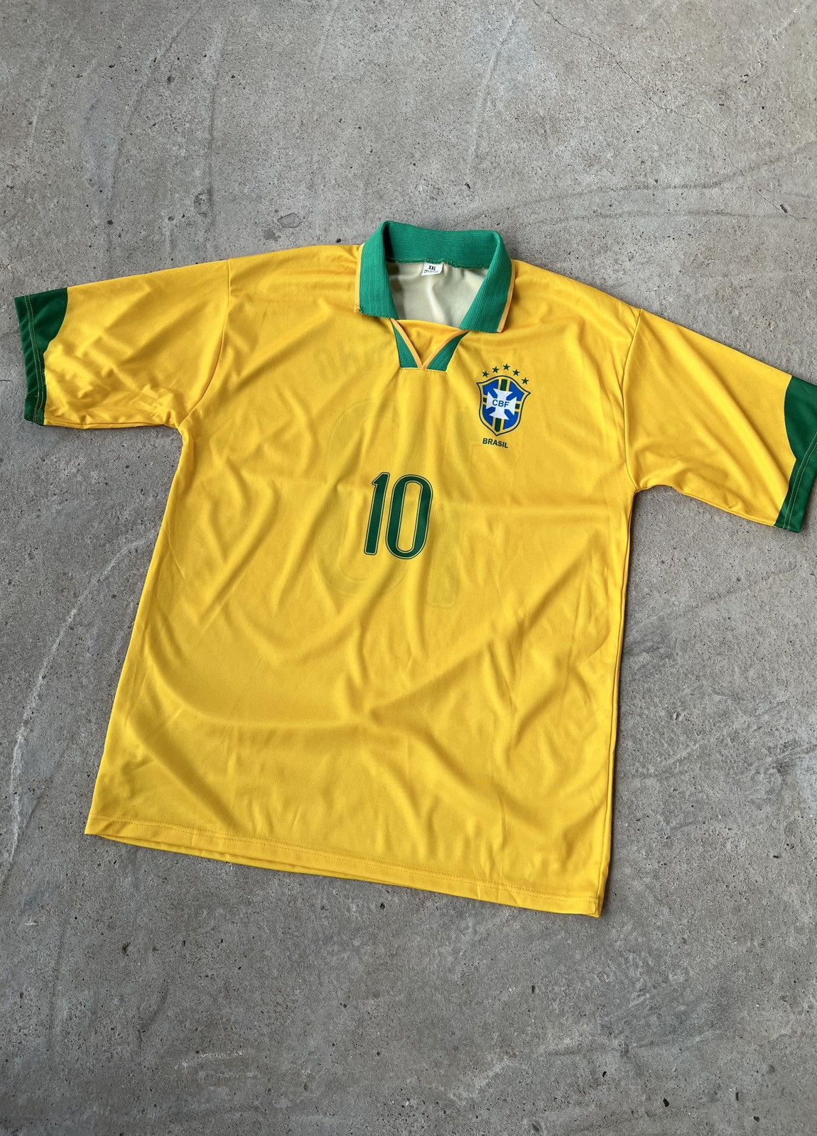 Vintage Brasil Ronaldinho 10 Football Jersey Size US XL / EU 56 / 4 - 1 Thumbnail