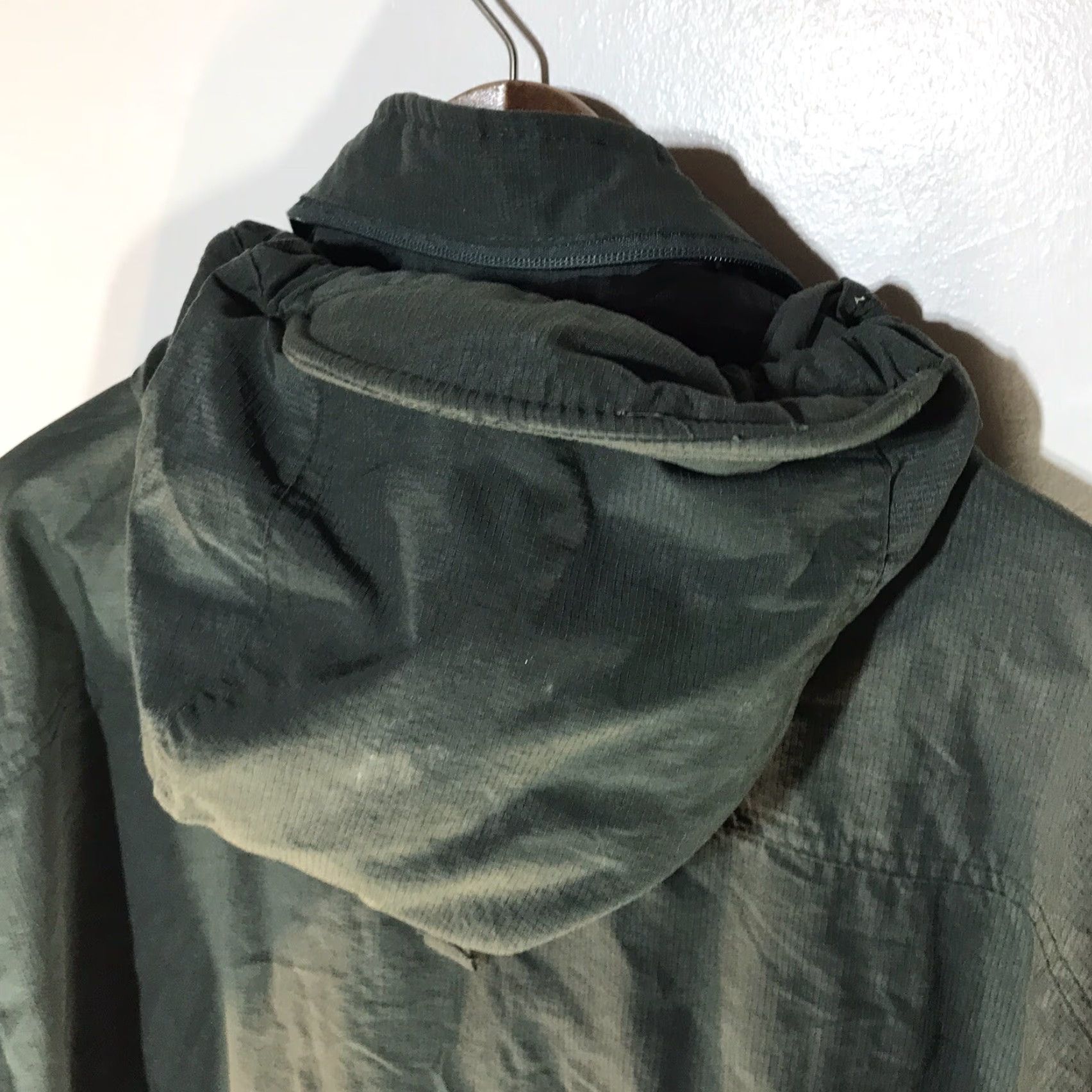 Vintage Unbranded Green Nylon Full Zip Hooded Jacket Mens Size L Size US L / EU 52-54 / 3 - 5 Thumbnail