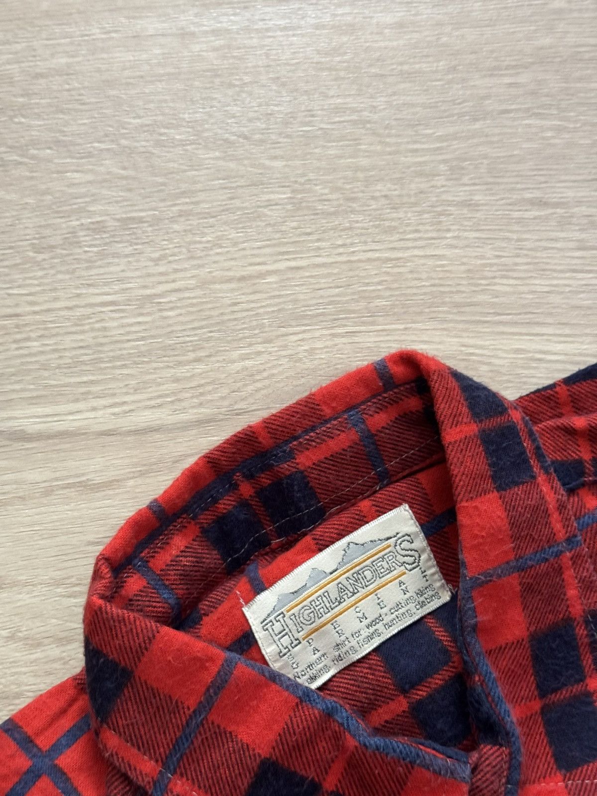 Vintage Vintage 90’s Highlander Flannell Flannel USA Red Shirt Size US XL / EU 56 / 4 - 5 Thumbnail
