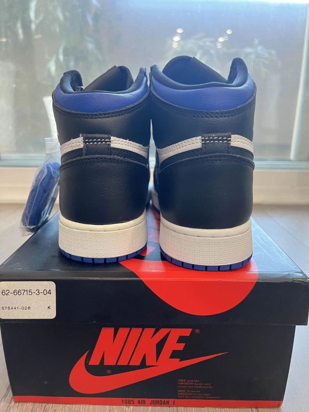 Jordan Brand Jordan 1 Retro OG High Royal Toe Size US 5.5 / EU 38 - 4 Thumbnail