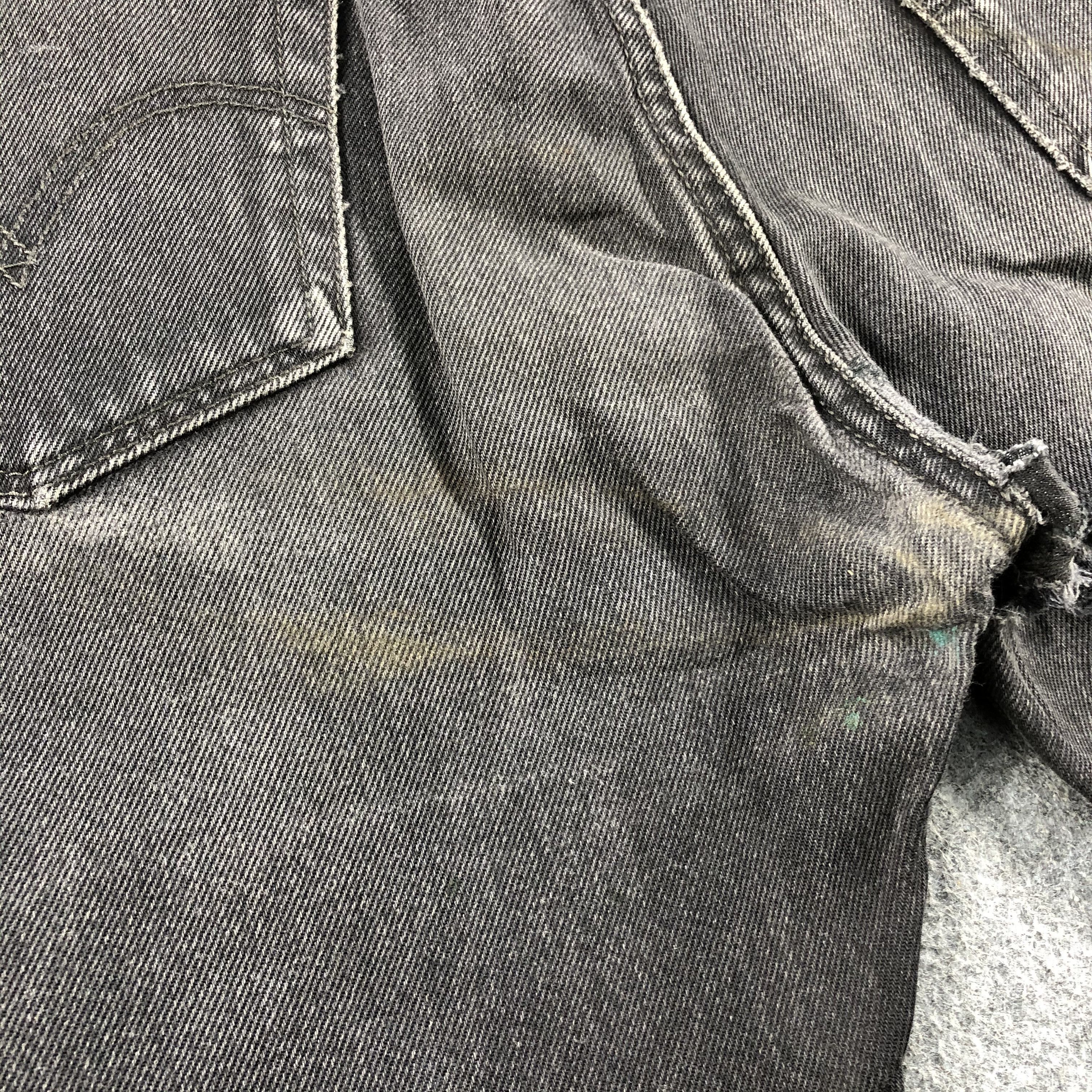 Vintage Ripped Levis 501 Jeans-J1388
