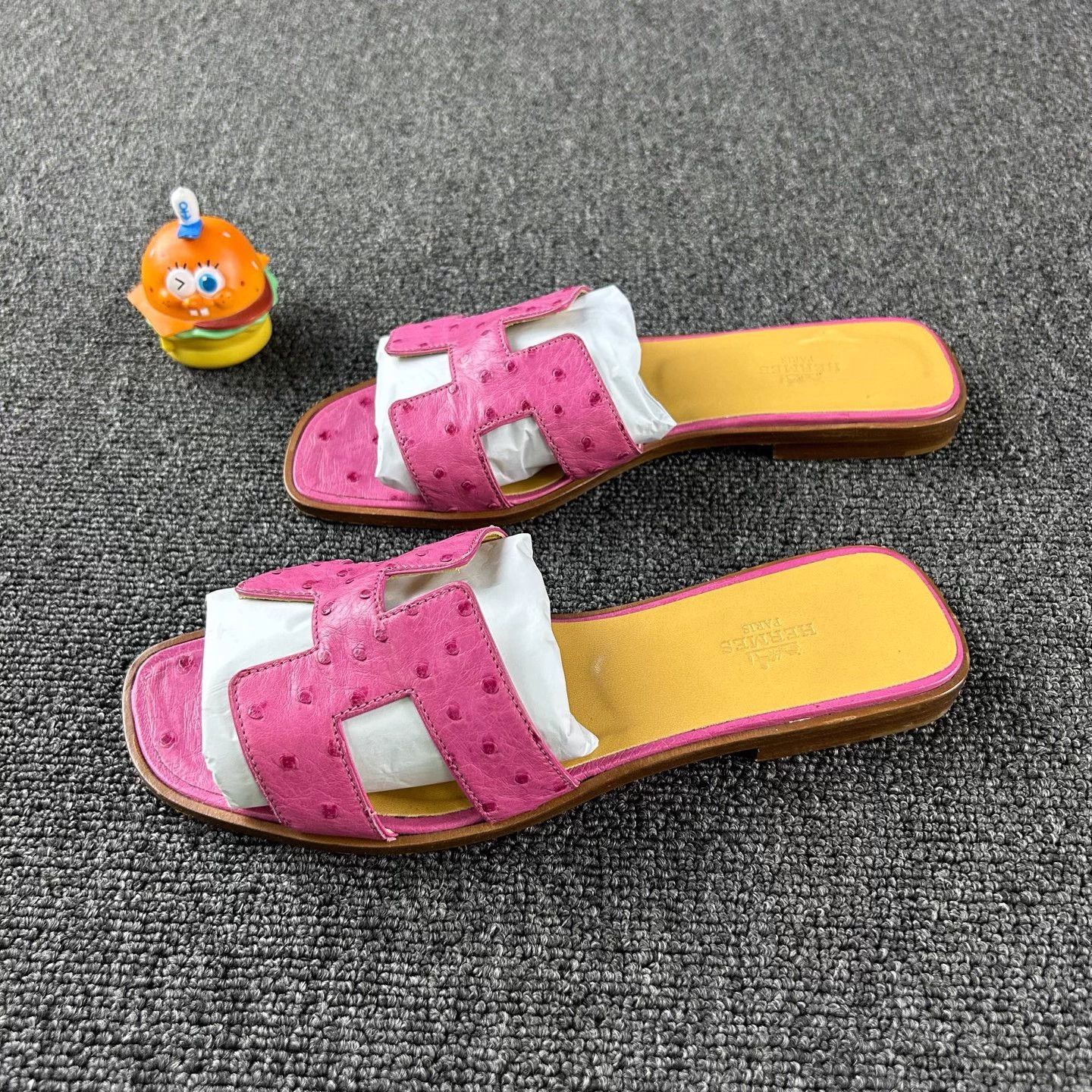 Hermes Hermes Ostrich H Slides Ceramic Pink 38 Size US 7 / IT 37 - 1 Thumbnail