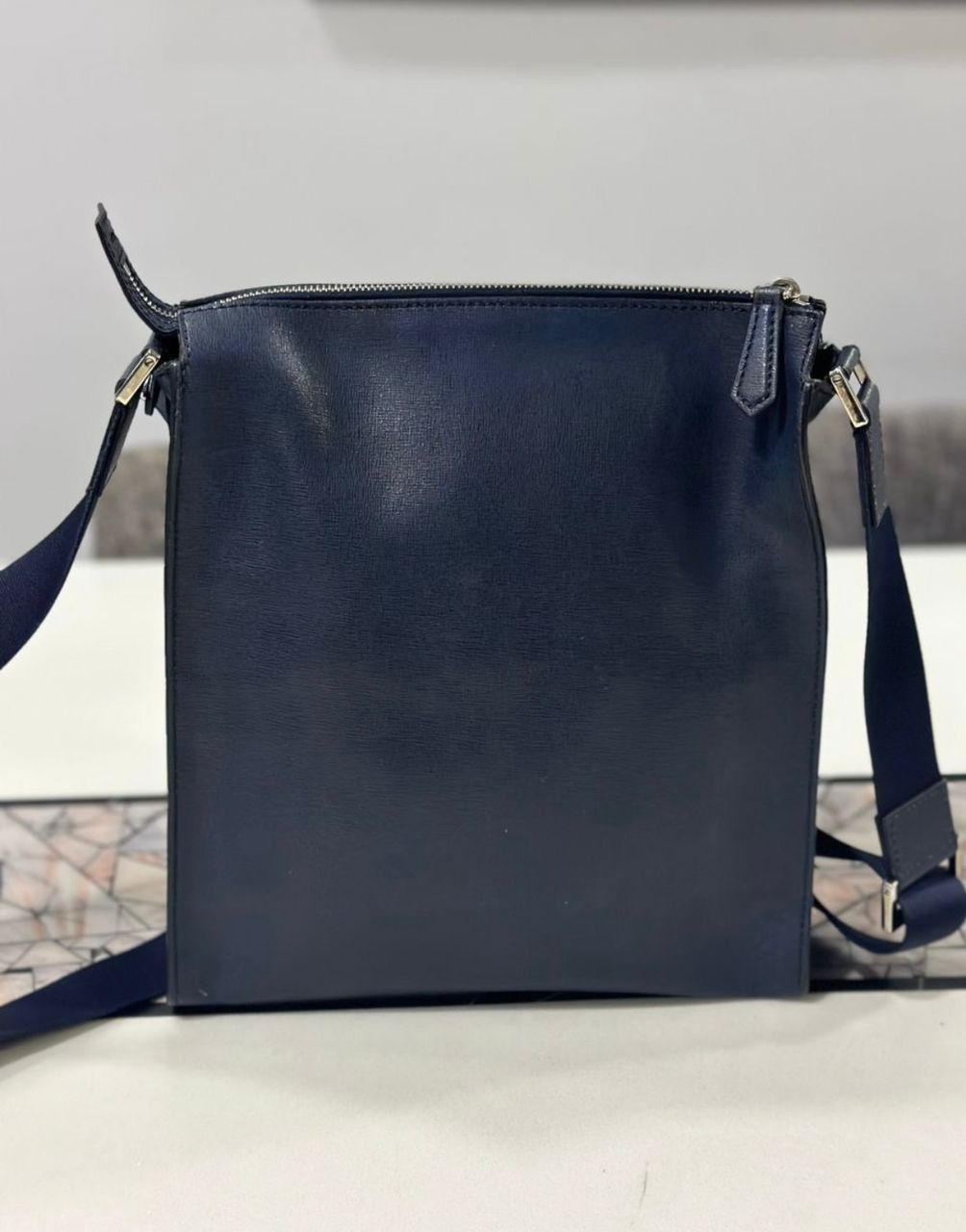 Fendi Authentic FENDI ROMA Leather Shoulder Bag Crossbody Bag Size ONE SIZE - 3 Thumbnail