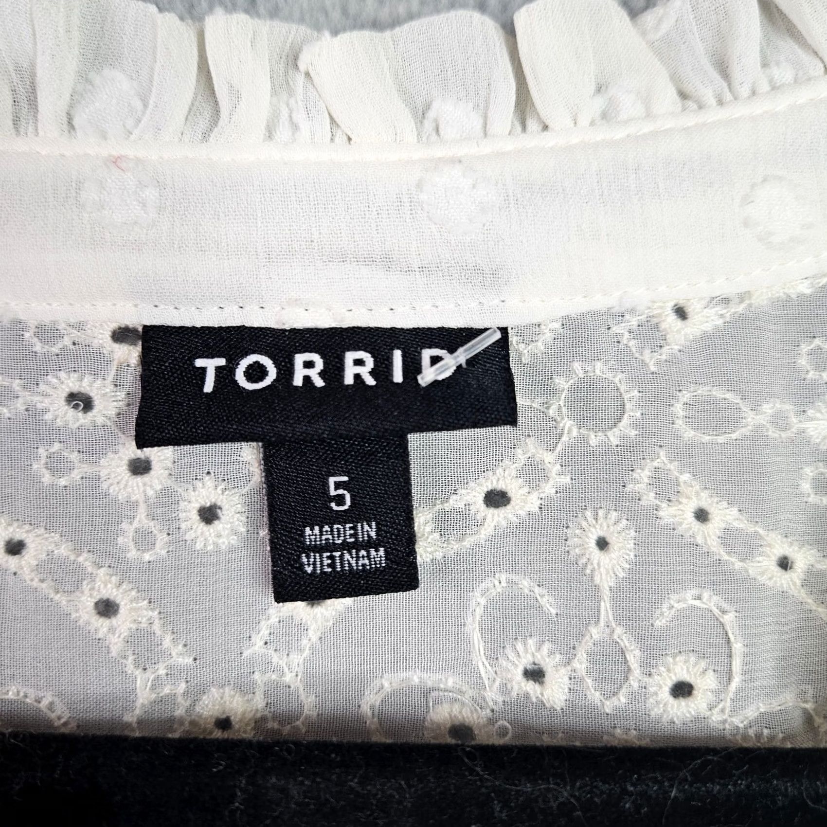 Torrid Torrid Shirt Plus 28W White Button Long Sleeve Chiffon Dot Lace blouse Strapless? Size 4XL / US 24-26 - 5 Thumbnail
