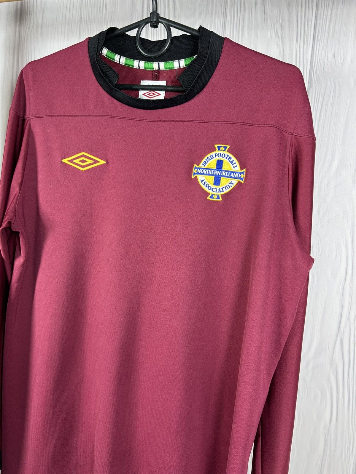 Umbro NORTHERN IRELAND 2010/11 Goalkeeper Jersey Shirt Size M Size US M / EU 48-50 / 2 - 3 Thumbnail
