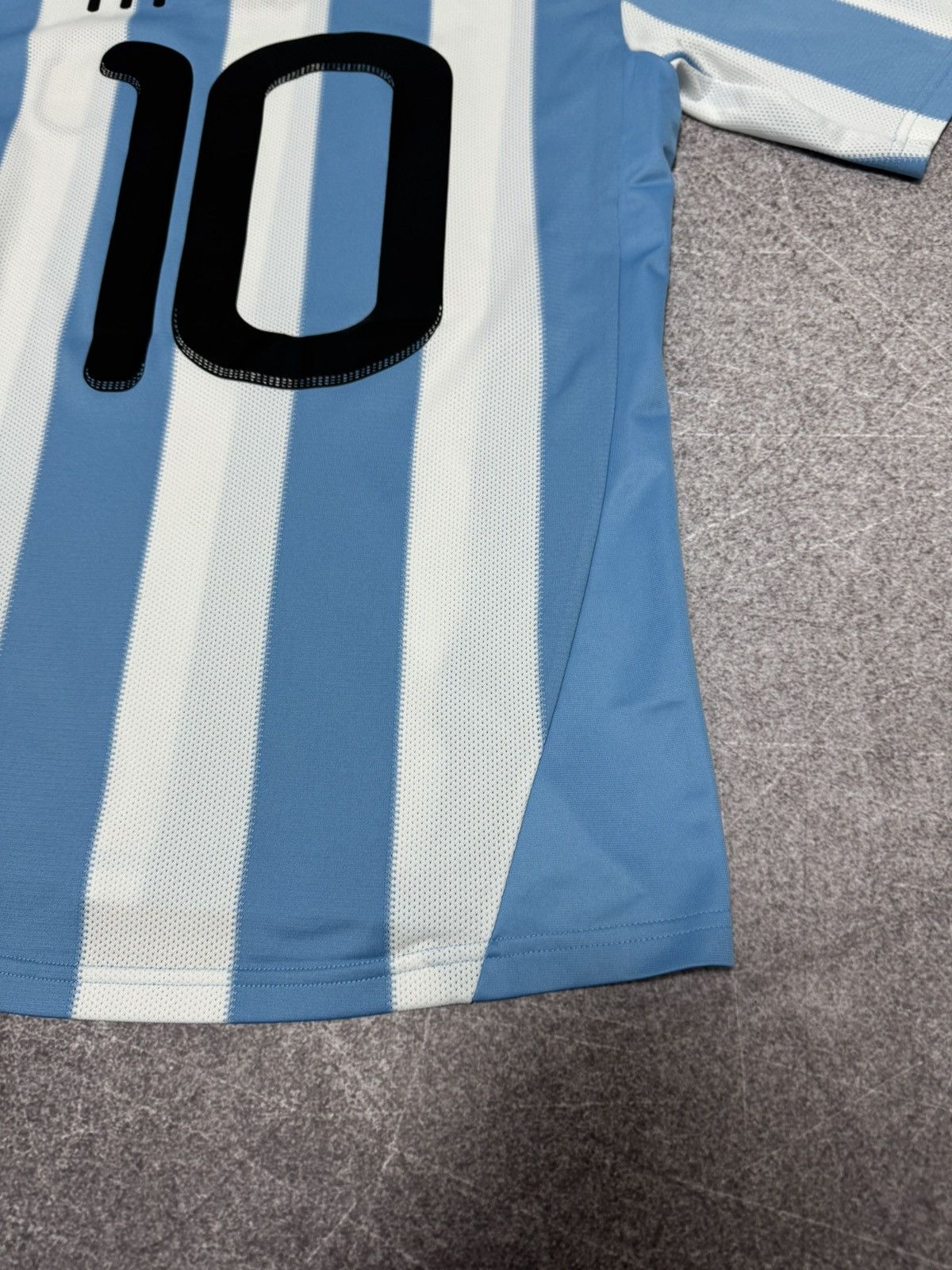 Vintage Adidas Argentina Lionel Messi #10 2010/2011 Soccer Jersey Size US M / EU 48-50 / 2 - 12 Thumbnail