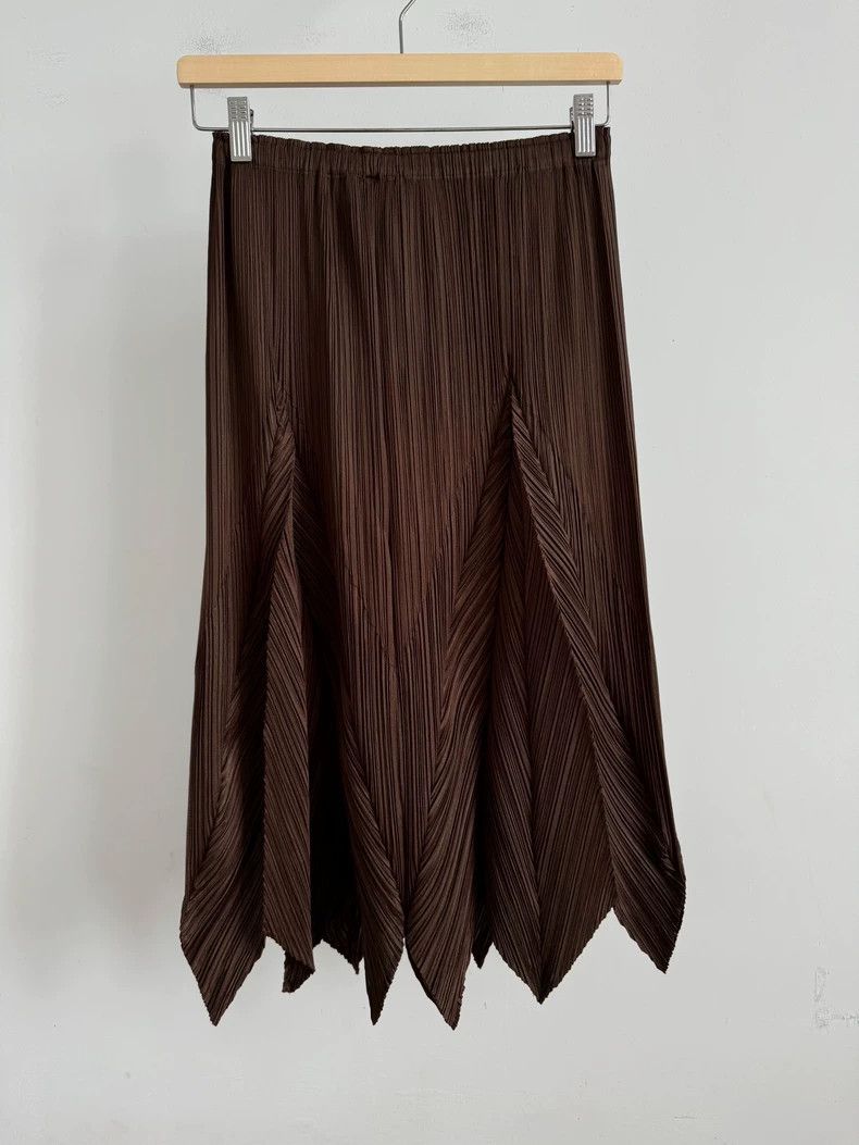 Issey Miyake size:3 Brown pleated skirt