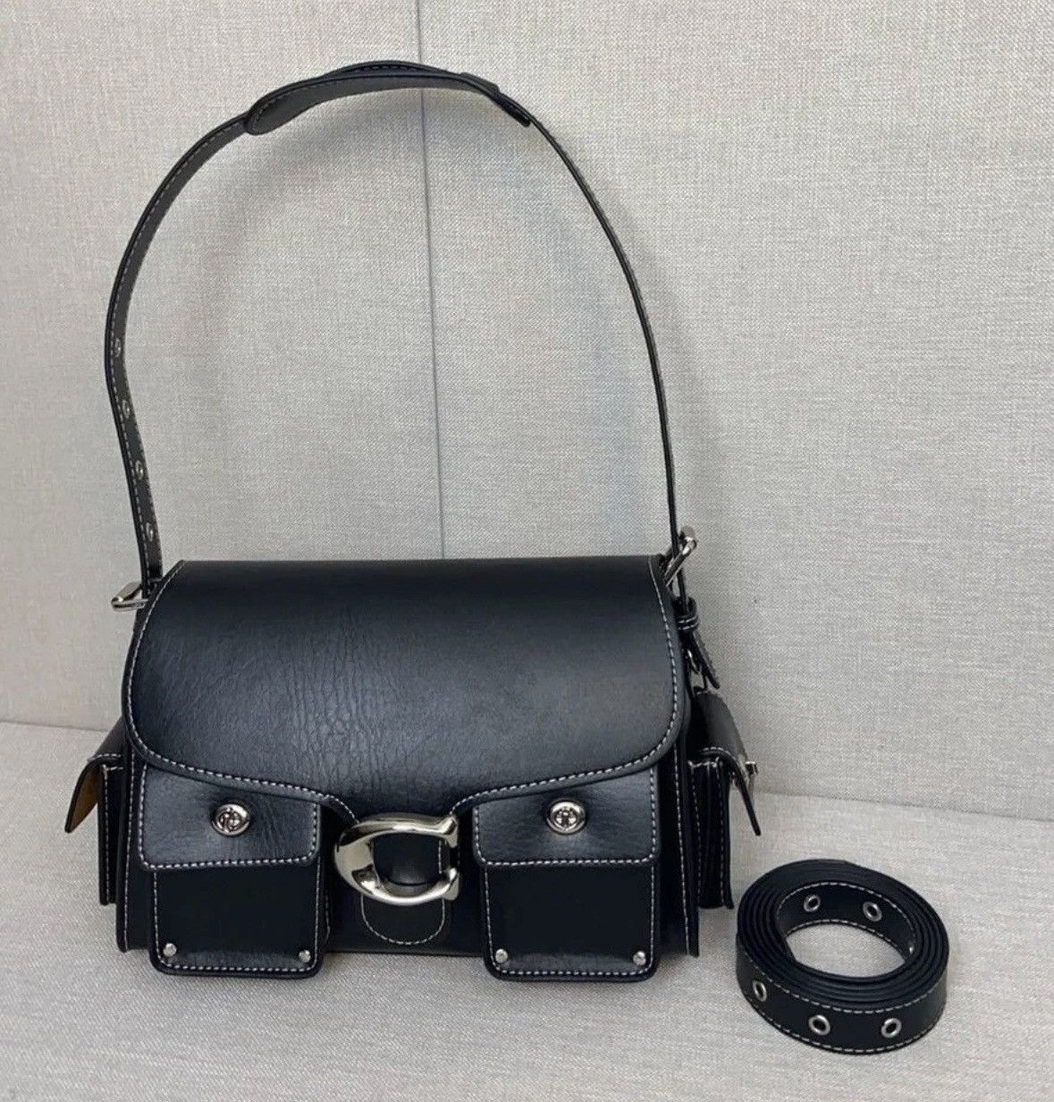 Coach Cargo Turn-Lock Soft Tabby Black, Women's