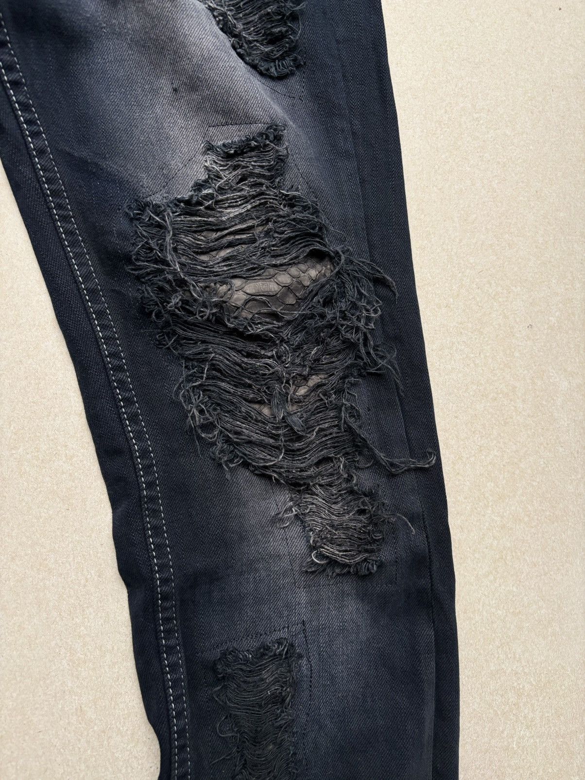 Japanese Brand VAROSH distressed flare jeans Size US 29 - 4 Thumbnail