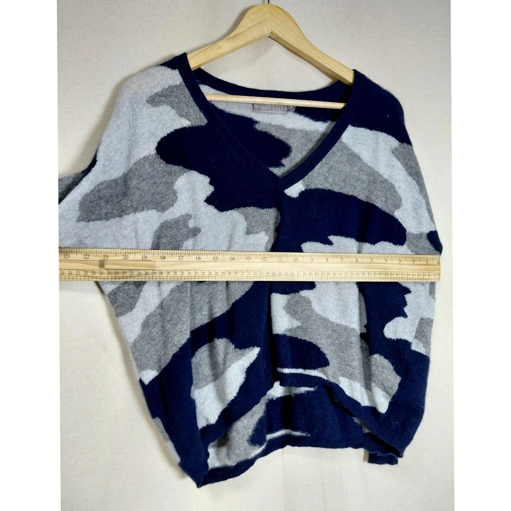 Vintage Brodie Navy Camo Cashmere V-Neck Long Sleeve Sweater M Size M / US 6-8 / IT 42-44 - 7 Thumbnail