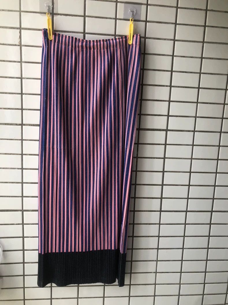 Issey Miyake Issey Miyake size:5 Blue and pink striped skirt Size 42" / US 20 - 1 Thumbnail