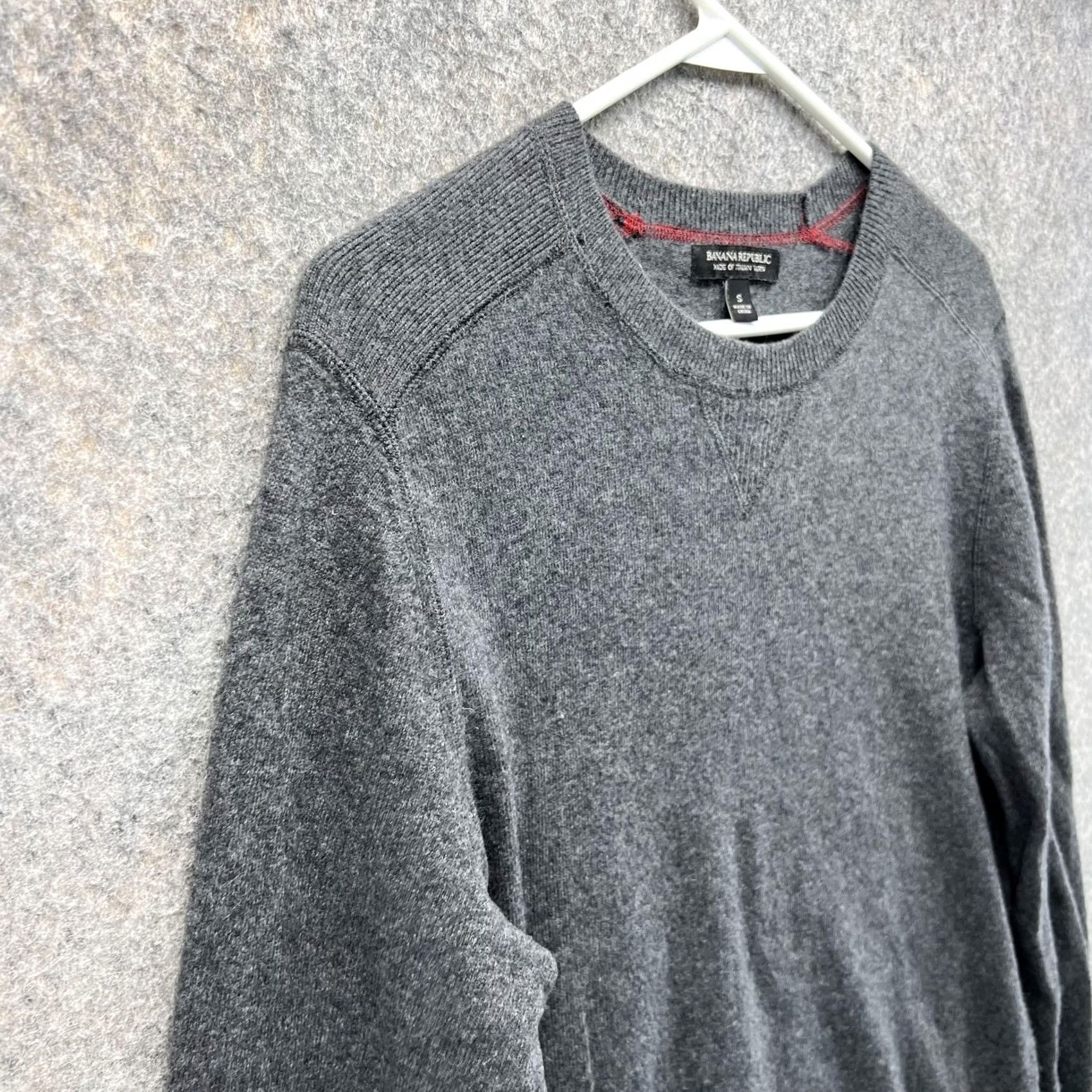 Banana Republic Banana Republic Sweater Men Small Gray Wool Crewneck Pullover All Seasons Vintage: No, Regular Fit, Logo, Shirt Size US S / EU 44-46 / 1 - 3 Thumbnail