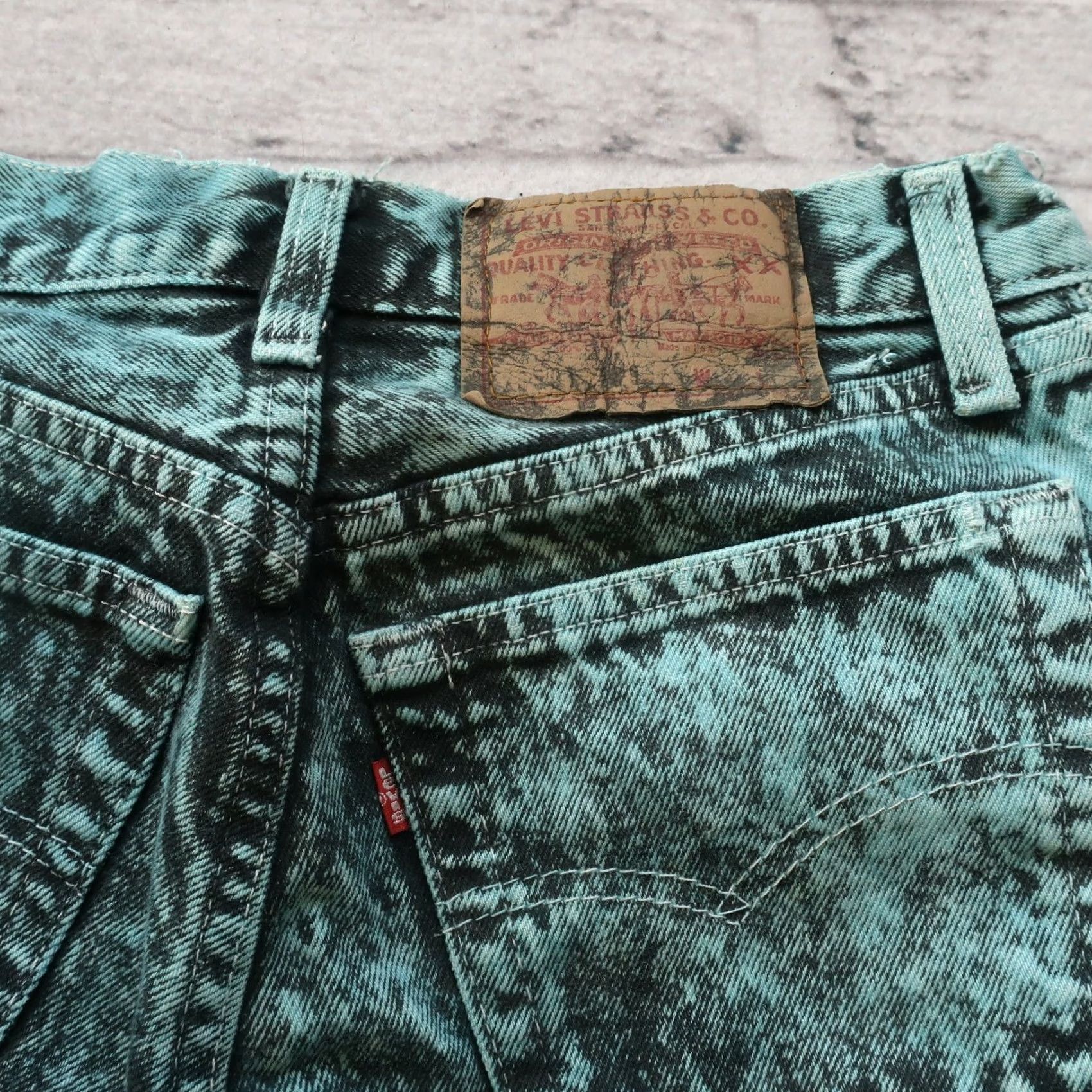 Denime VINTAGE Levis 501 Denim Jeans Mens 28 x 32 Overdyed California Made in USA Size US 28 / EU 44 - 2 Thumbnail