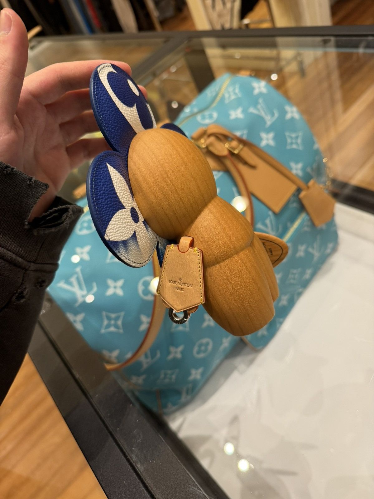 Louis Vuitton Louis Vuitton Escale Monogram Surf Vivienne Figurine Size ONE SIZE - 5 Thumbnail