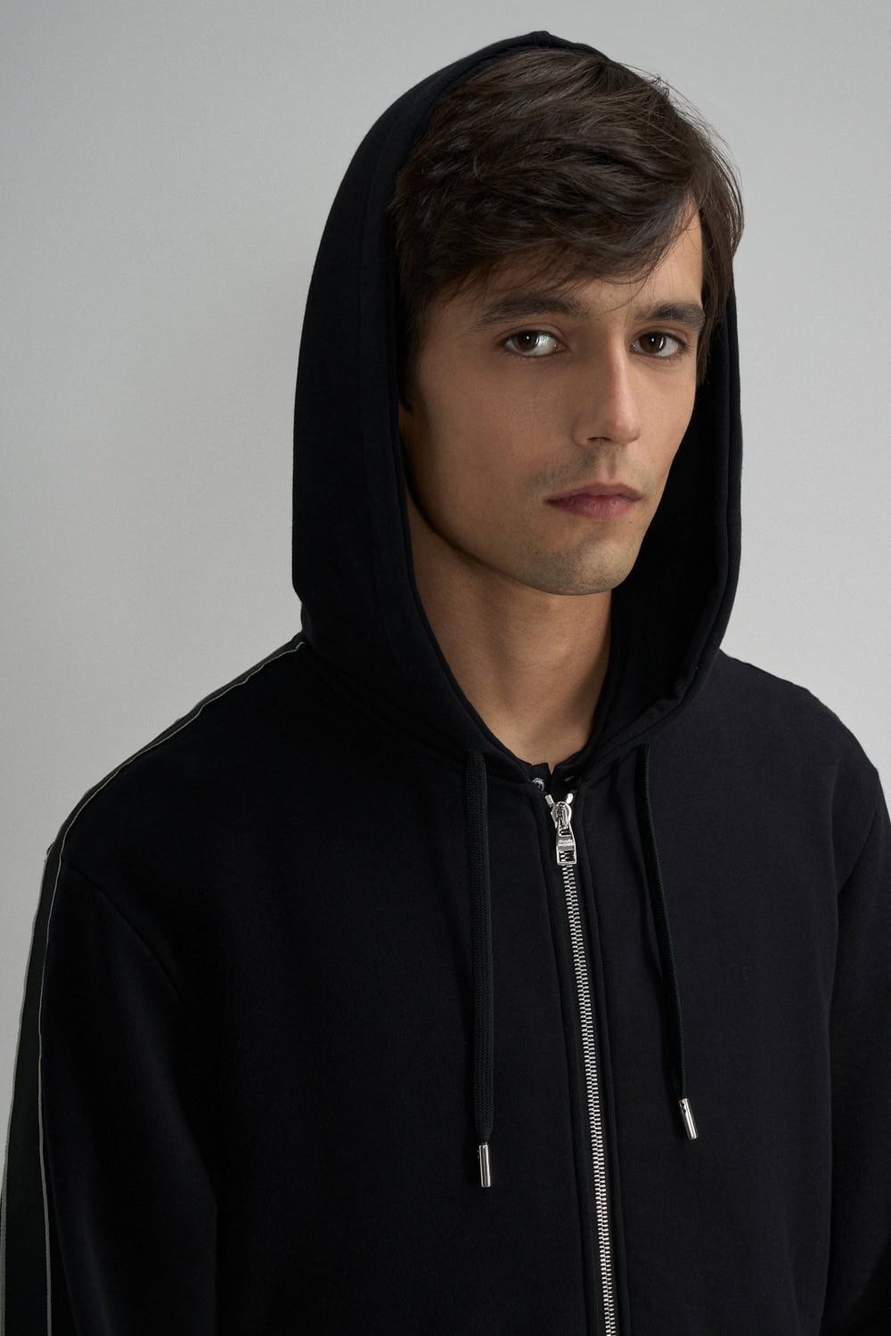 Alexander McQueen o1srvl11e0226 Tape Zip Up Hoodie In Black Size US XL / EU 56 / 4 - 1 Thumbnail