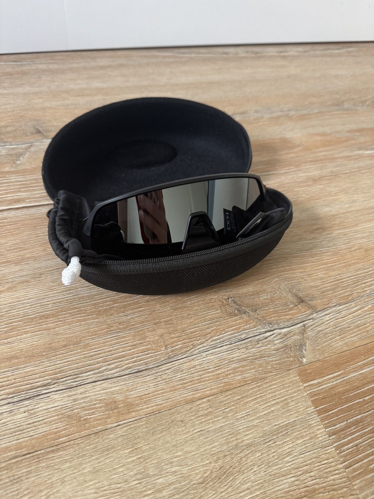 Designer Oakley Sunglasses Size ONE SIZE - 1 Thumbnail