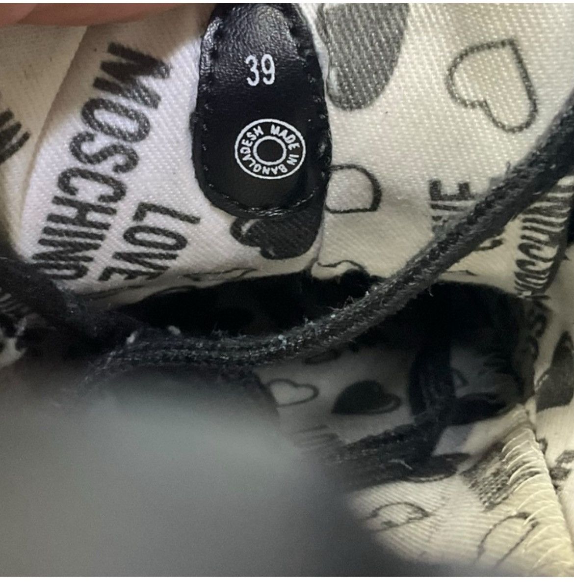 Moschino Love Moschino Black Gold Heart Sneakers Sz 39 EU Size US 8.5 / IT 38.5 - 8 Thumbnail
