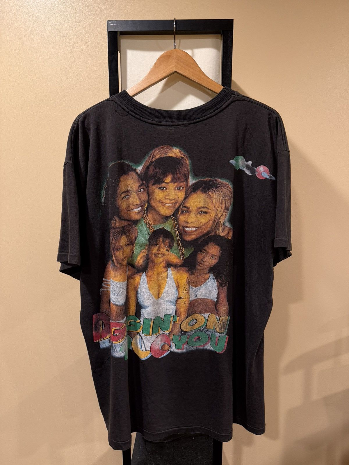 Vintage Vintage TLC “Diggin’ On You” 90’s Single Stitch Rap Tee Size US XXL / EU 58 / 5 - 6 Thumbnail