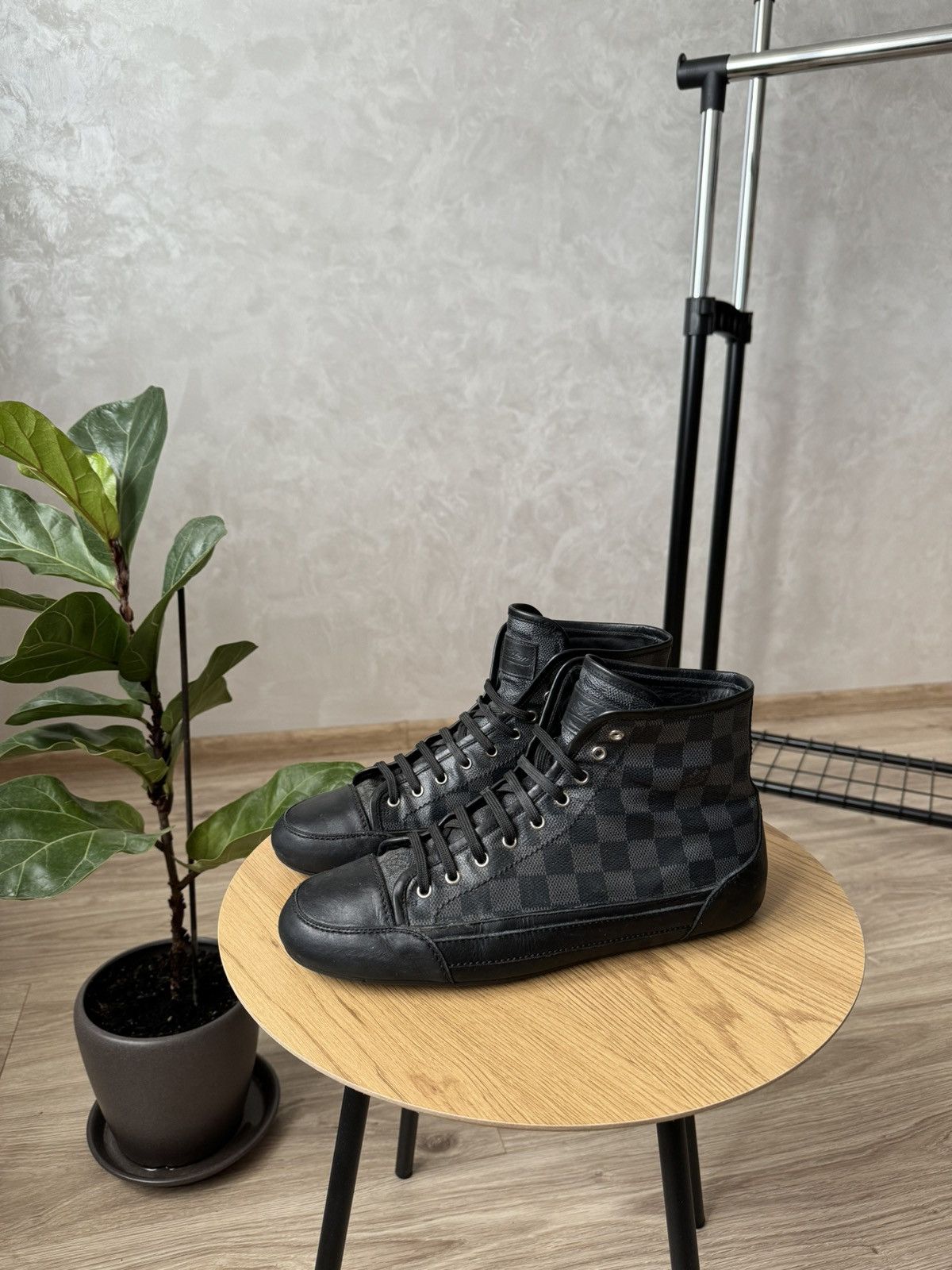 Louis Vuitton Louis Vuitton Damier Leather High Top Sneakers Size US 9 / EU 42 - 1 Thumbnail
