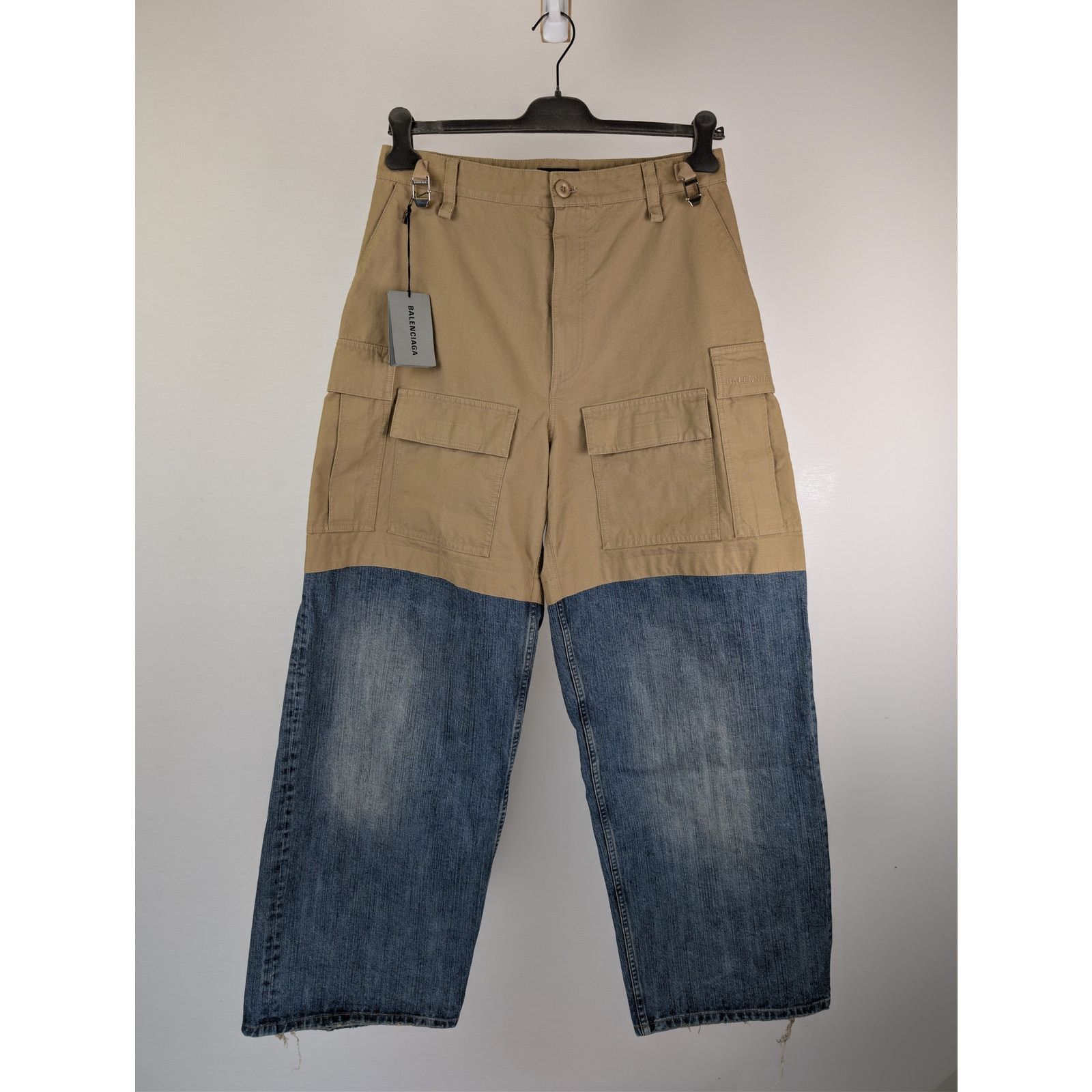 Balenciaga o1rshd1 Cotton Ripstop Patched Cargo Pants in Beige Size US 26 / EU 42 - 11 Thumbnail
