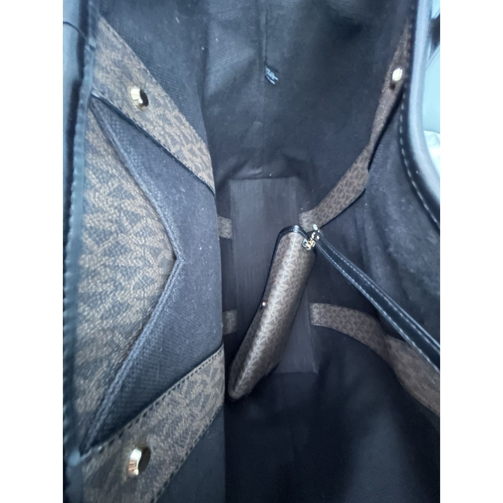 Michael Kors Michael Kors Eva Large Stripe Tote Bag Pouch Black Camel NWT Size ONE SIZE - 18 Thumbnail