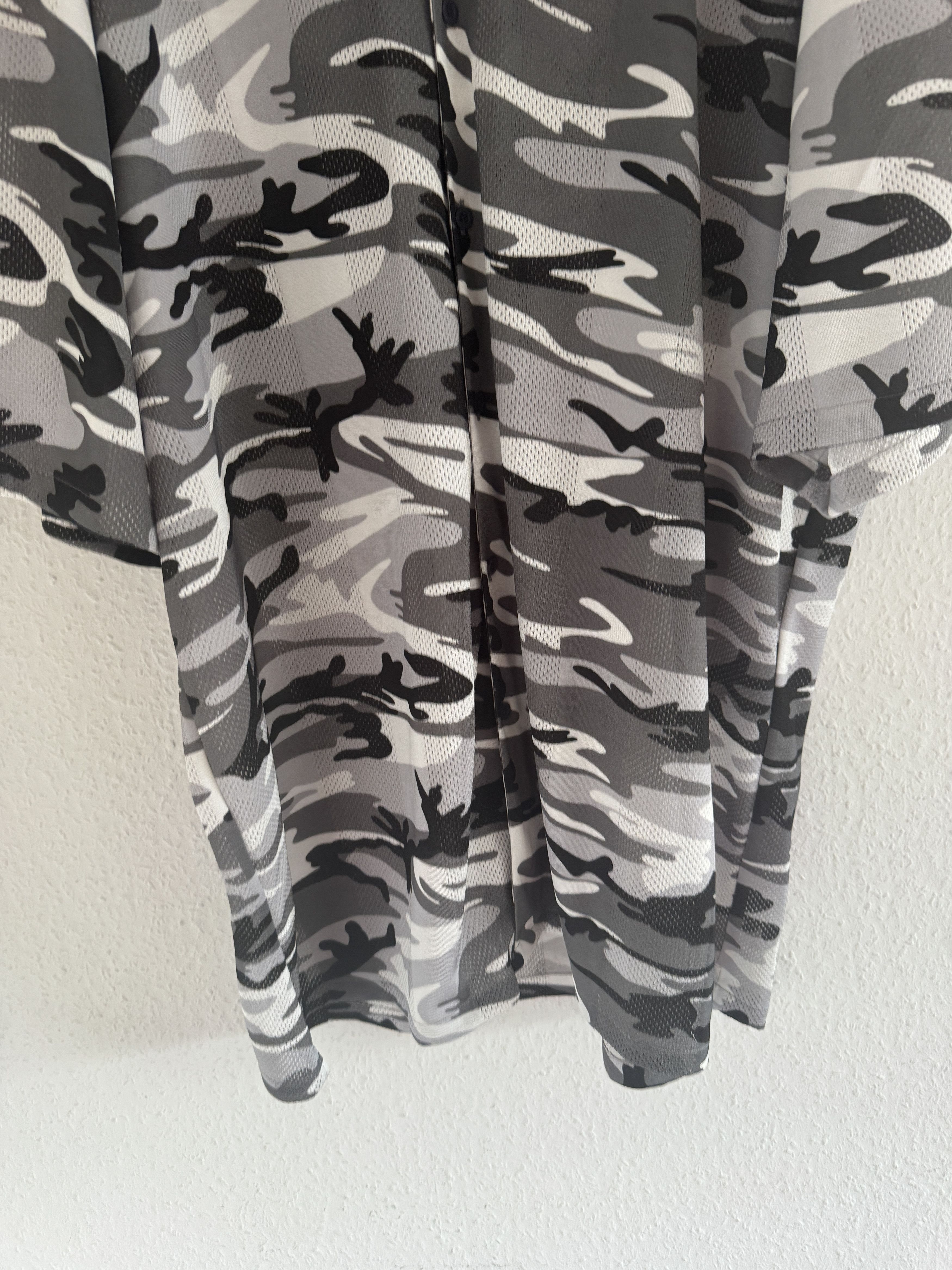Balenciaga Oversized Camo Mesh Vacation Shirt Size US XL / EU 56 / 4 - 3 Thumbnail