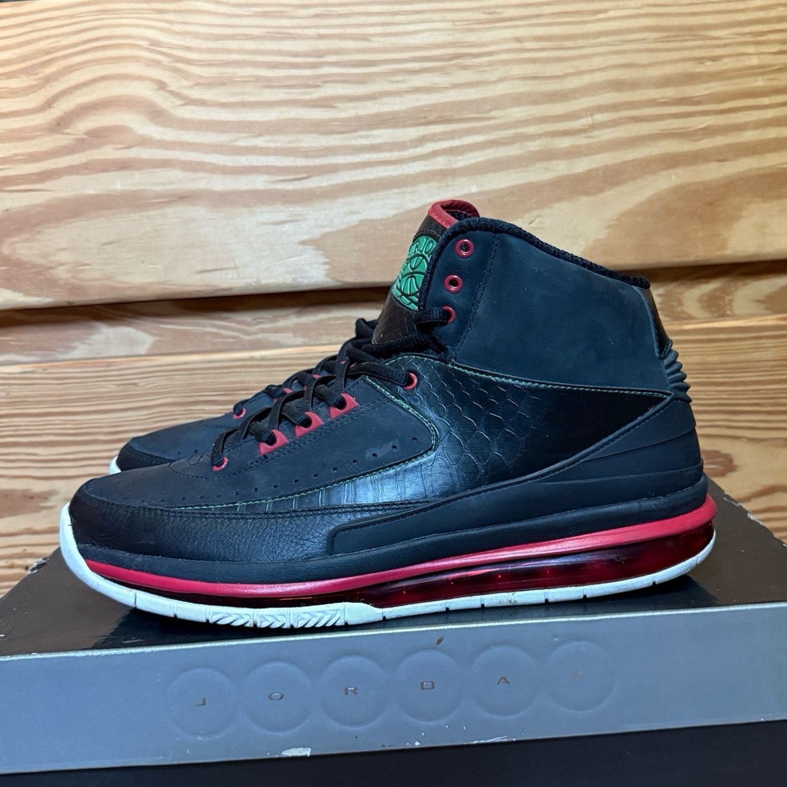 Jordan Brand 2011 Air Jordan 2.0 Black Classic Green Varsity Red Gucci Size US 10.5 / EU 43-44 - 7 Thumbnail