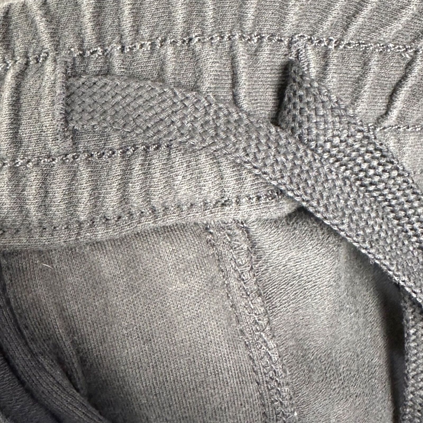 Uniqlo Uniqlo Jogger Sweatpants Pants Mens Small Charcoal Grey Elastic Waist Drawstring Size US 29 - 4 Thumbnail
