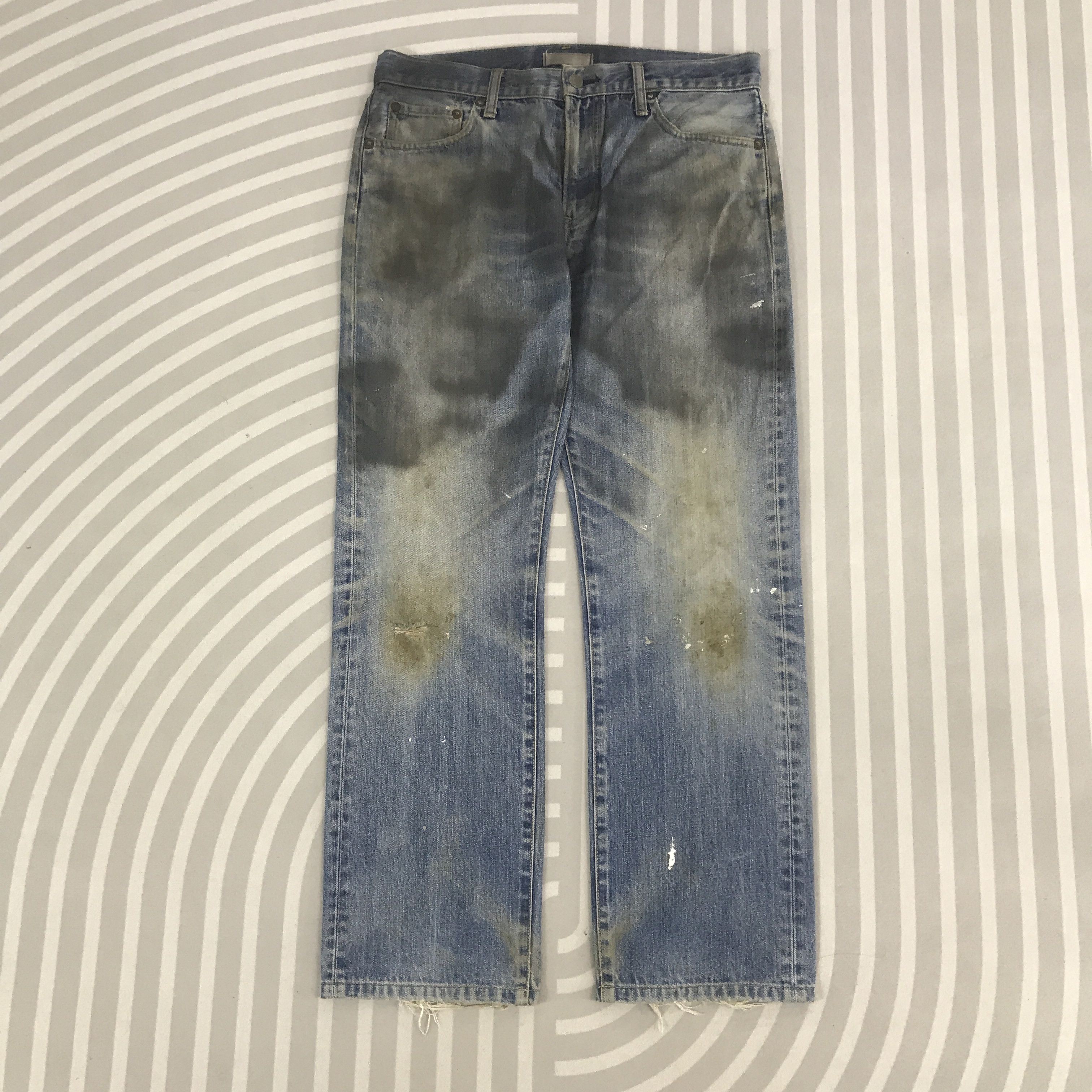 Uniqlo × Vintage Vintage Uniqlo black spray style Distressed Denim jeans Size US 32 / EU 48 - 1 Thumbnail