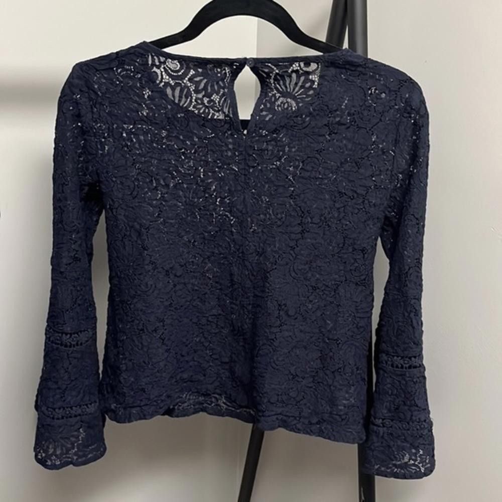 Designer Loft navy blue lace bell sleeve top Size XS / US 0-2 / IT 36-38 - 9 Thumbnail