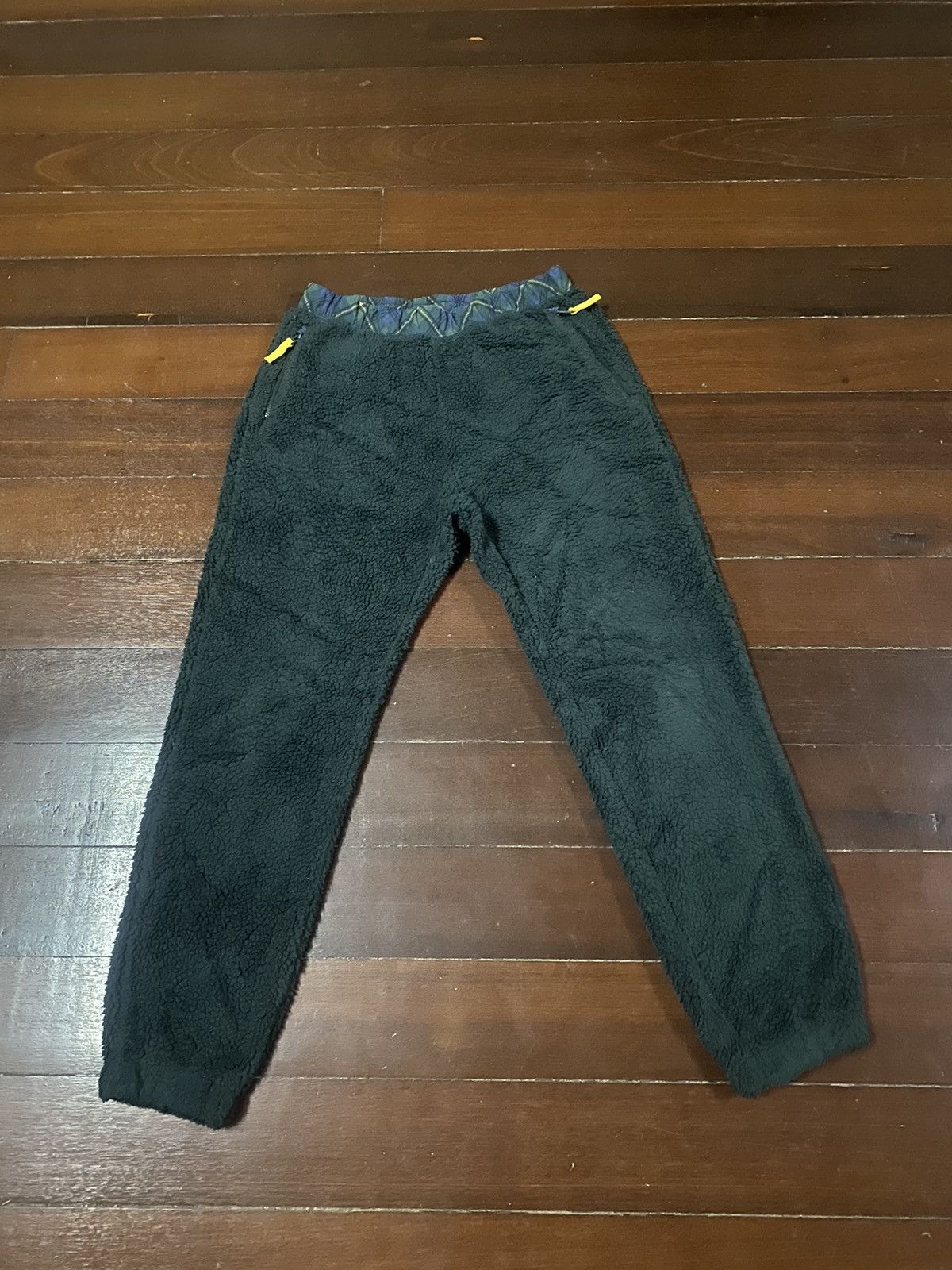 JW Anderson × Nigo × Uniqlo Crazy Baggy J.W Anderson x Uniqlo Fleece Hip Hop Pants Size US 31 - 1 Thumbnail