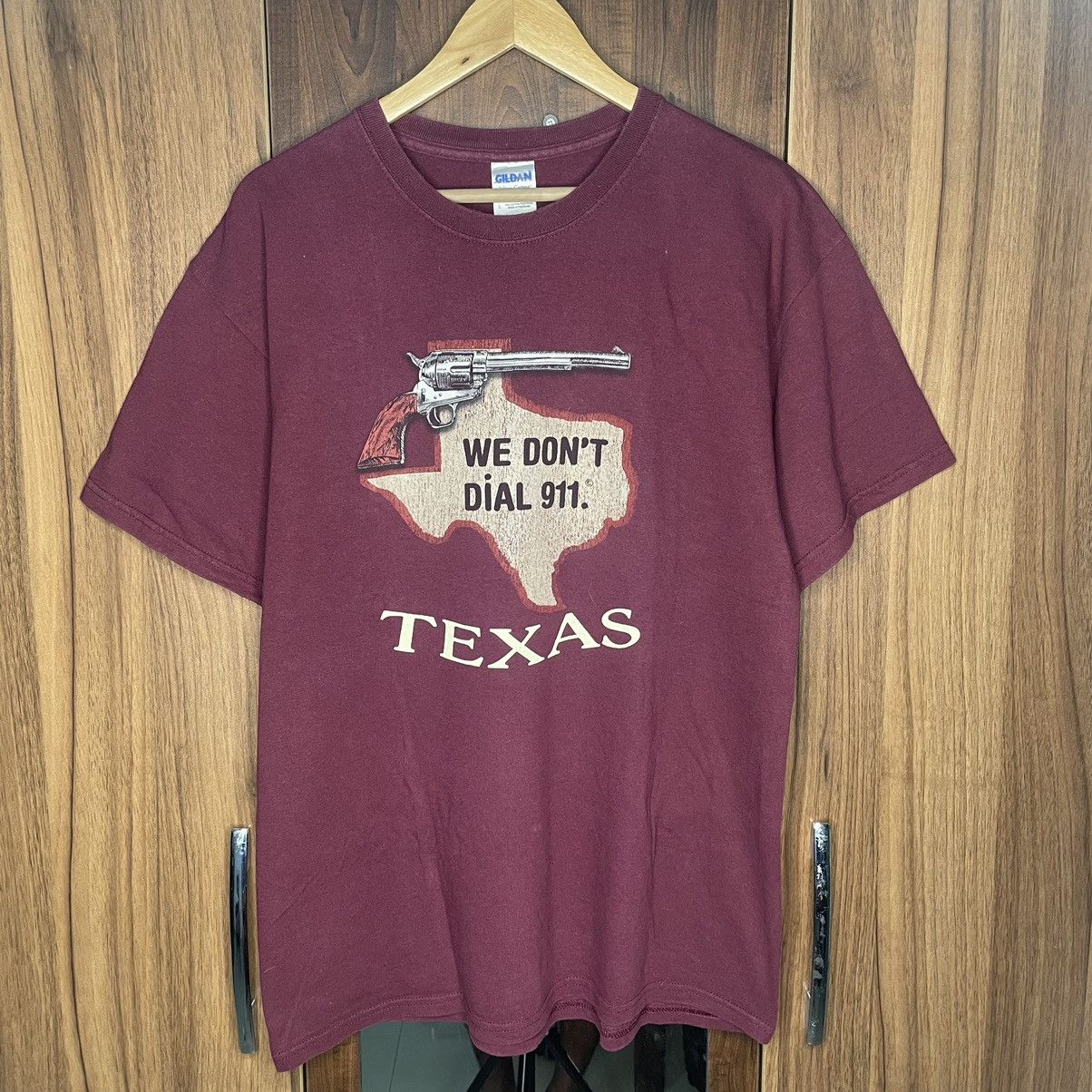 Gildan Vintage Y2K We Don't Dial 911 Tee Size US L / EU 52-54 / 3 - 1 Thumbnail
