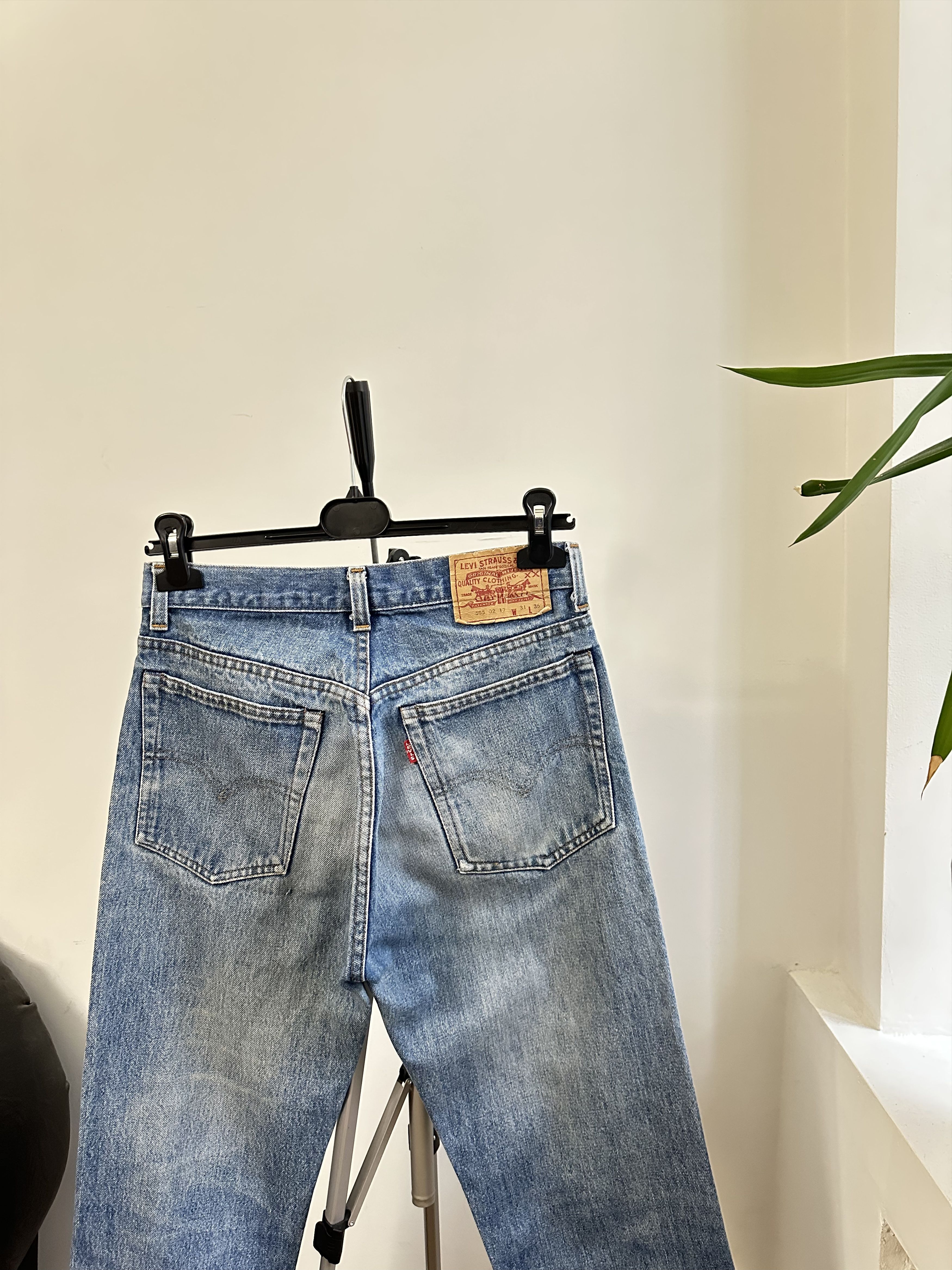 Levi's Vintage Clothing Levi's 505 02 Vintage Denim Jeans W31L36 Made In France Size US 31 - 1 Thumbnail