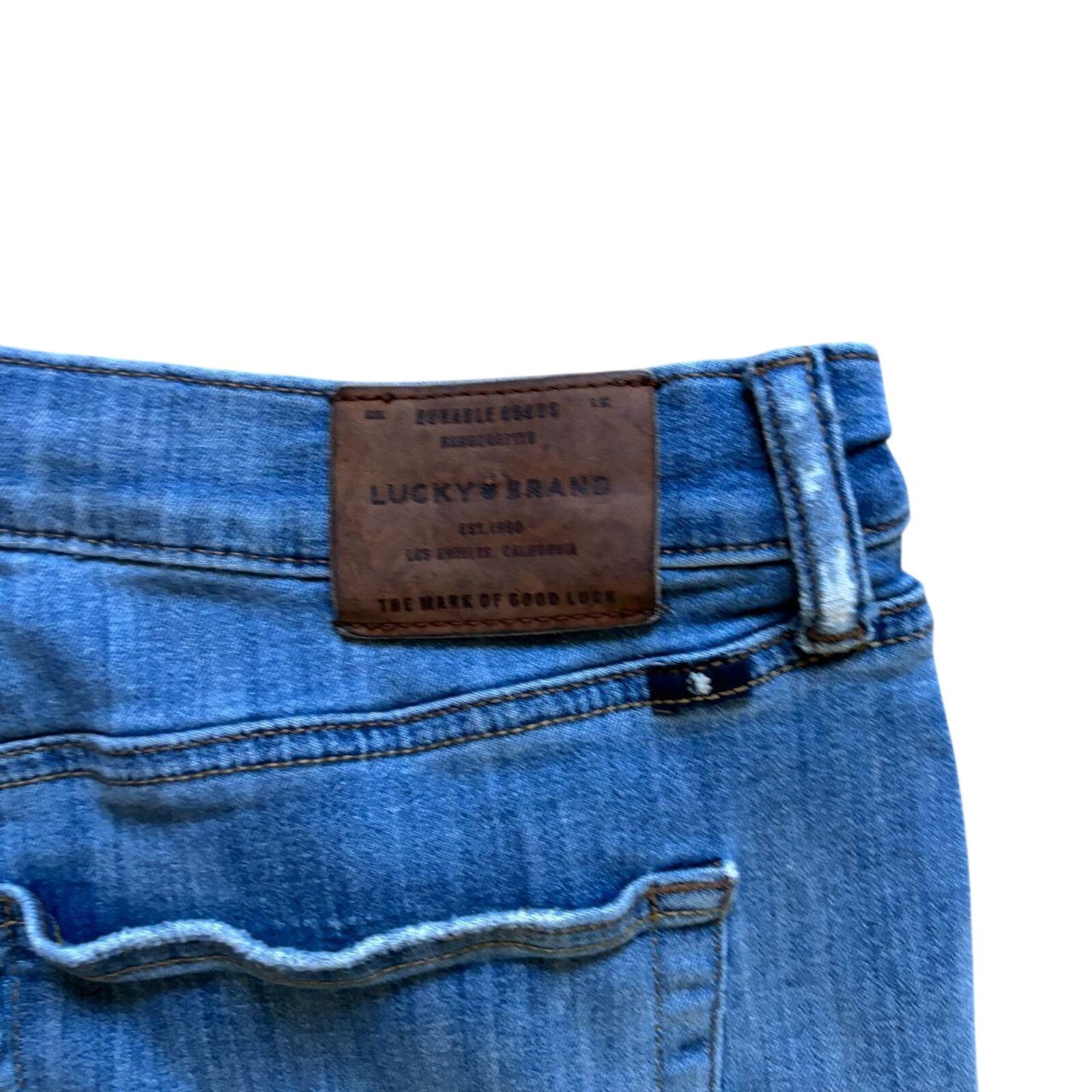 Lucky Brand Lucky Brand 121 Slim Straight Jeans Mens 38x32 light wash Size US 38 / EU 54 - 4 Thumbnail