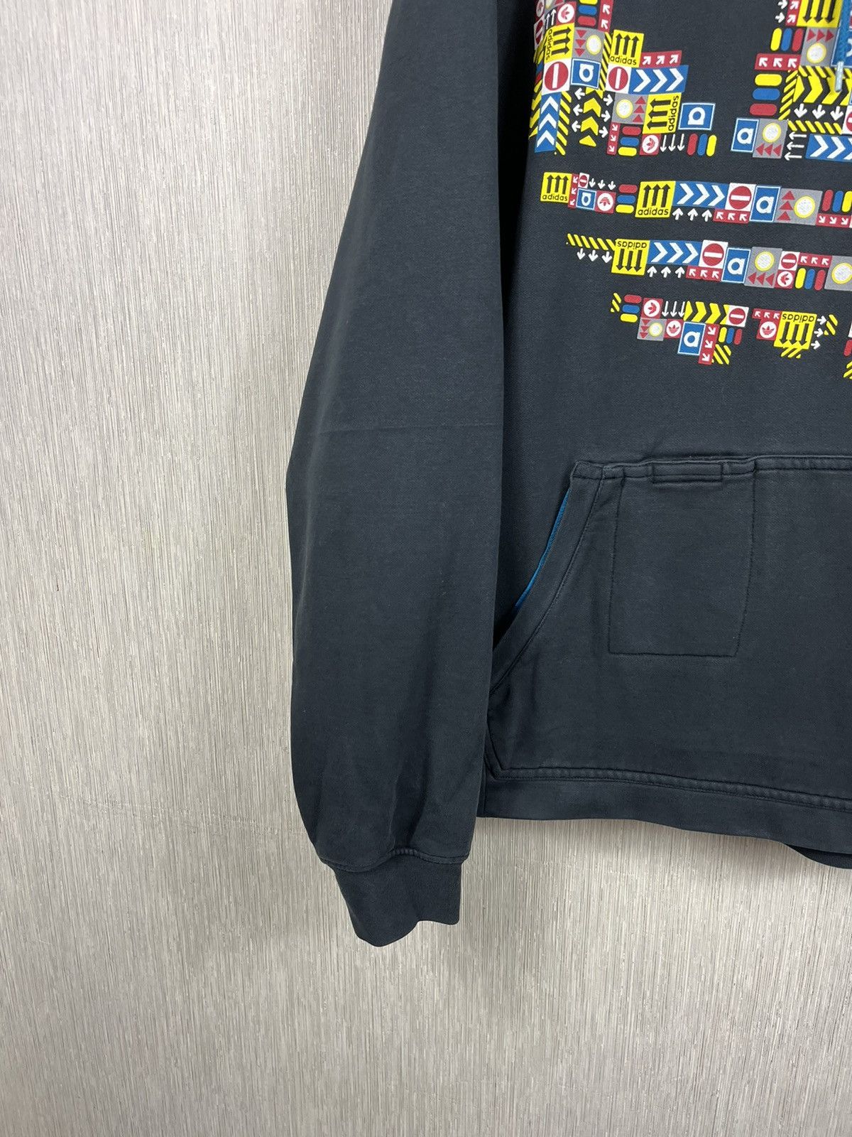 Adidas × Vintage Vintage Adidas y2k hoodie sweatshirt big logo road signs Size US L / EU 52-54 / 3 - 7 Thumbnail