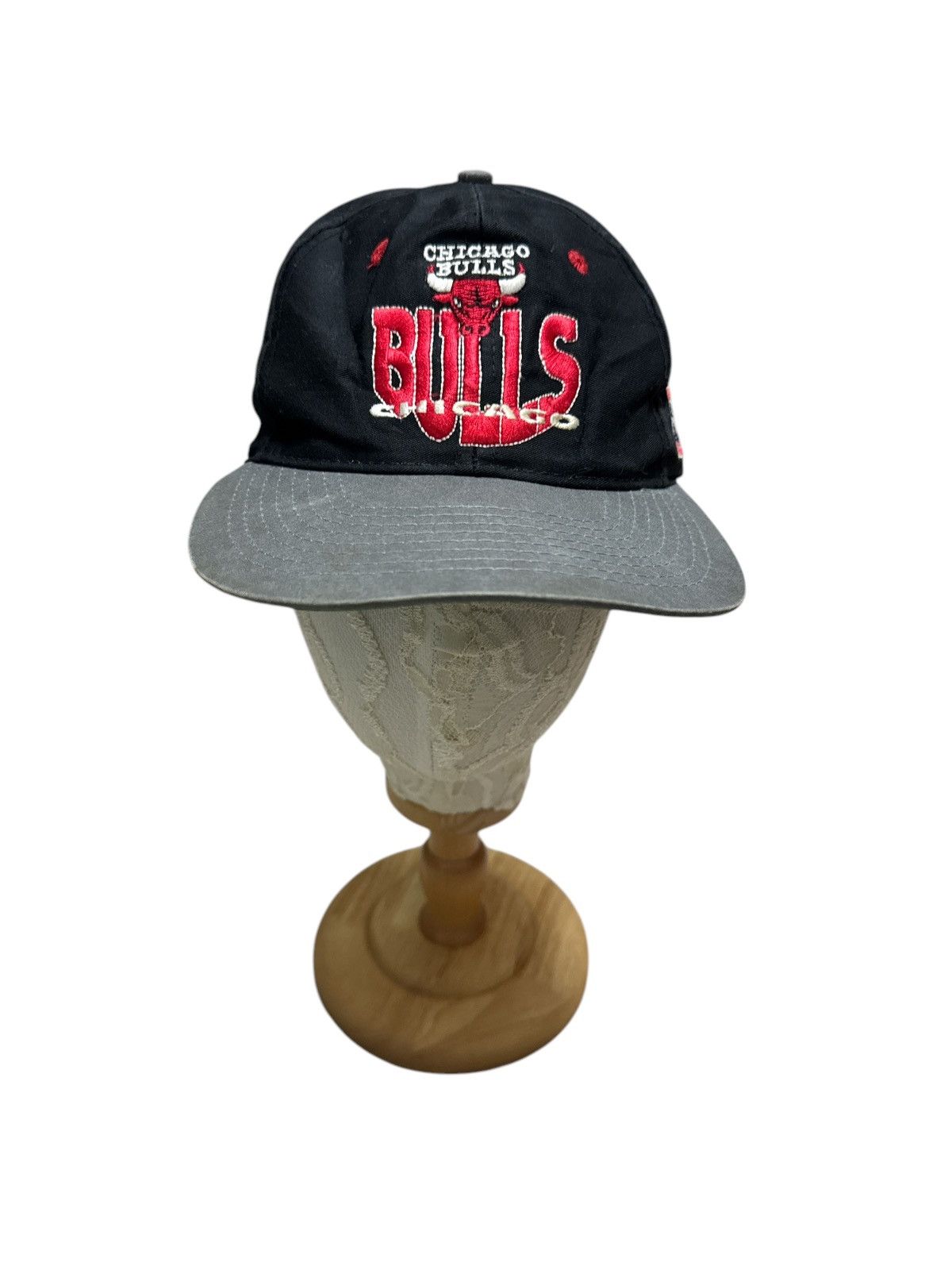 NBA × Sports Specialties × Vintage CHICAGO BULLS 100th ANNIVERSARY NBA SNAPBACK CAP HAT Size ONE SIZE - 4 Thumbnail