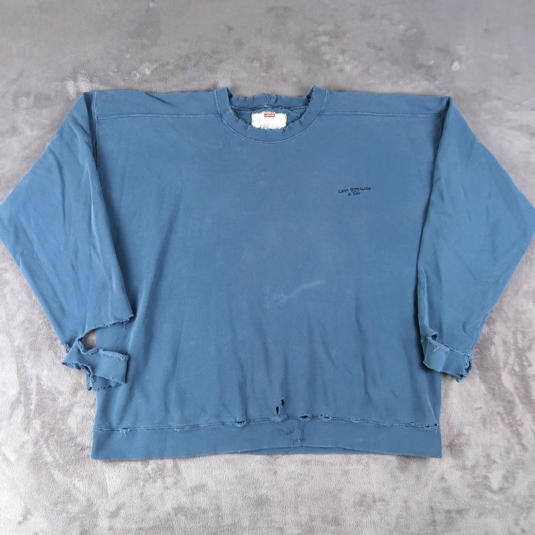 Levi's VINTAGE Levi’s Sweatshirt Shirt Mens L Blue 90s Grunge USA Thrashed Crew Neck Pullover Size US L / EU 52-54 / 3 - 2 Thumbnail