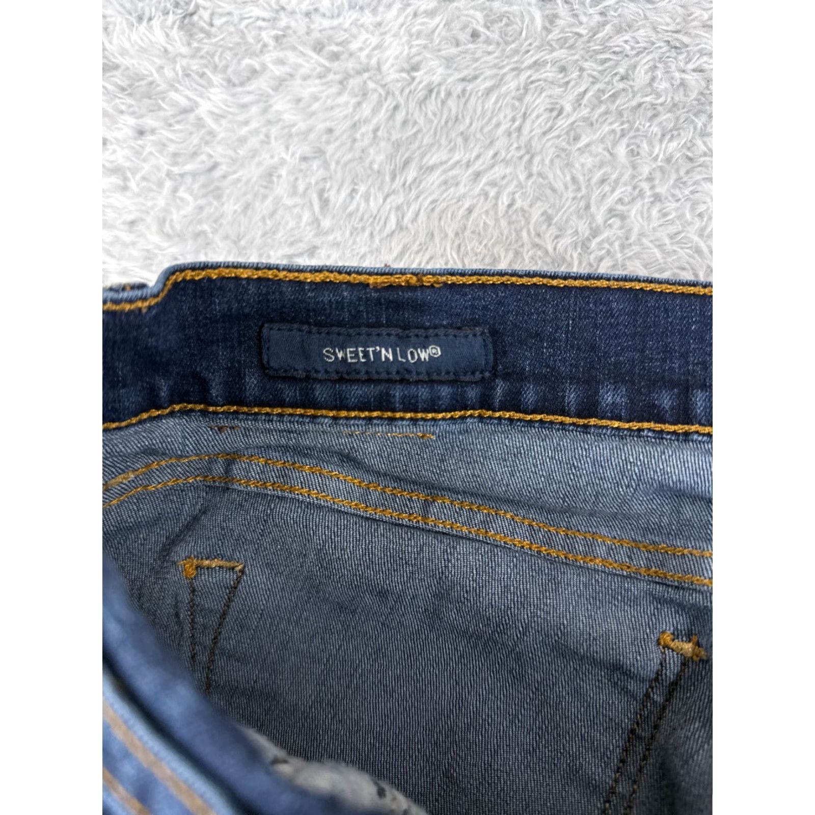 Lucky Brand VINTAGE Lucky Brand Jeans Women 8 Blue Denim Bootcut Mid Rise 28x33 5-Pocket Design Ladies Womens Jeans Blue USA 90s? Size 30" / US 8 / IT 44 - 7 Thumbnail