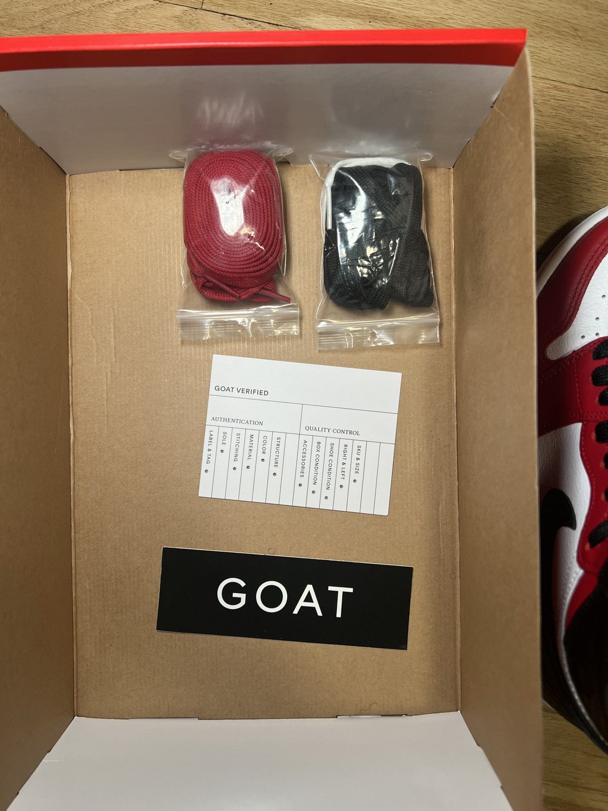 Nike Wmns Air Jordan 1 Retro High OG Satin Red Size US 7 / IT 37 - 4 Thumbnail