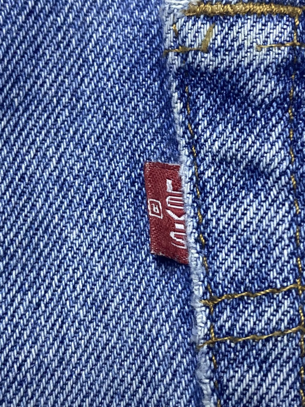Levi's Vintage Levis 501 Big E Light Wash Y2K Jeans Size US 35 - 12 Thumbnail
