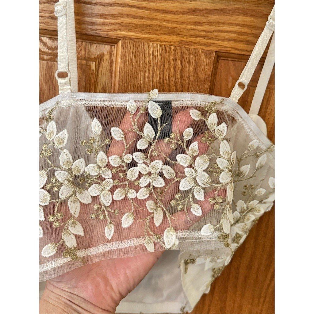 Shein SHEIN Corset Crop Cami Top Womens Size M White Mesh Gold Fl Size M / US 6-8 / IT 42-44 - 4 Thumbnail