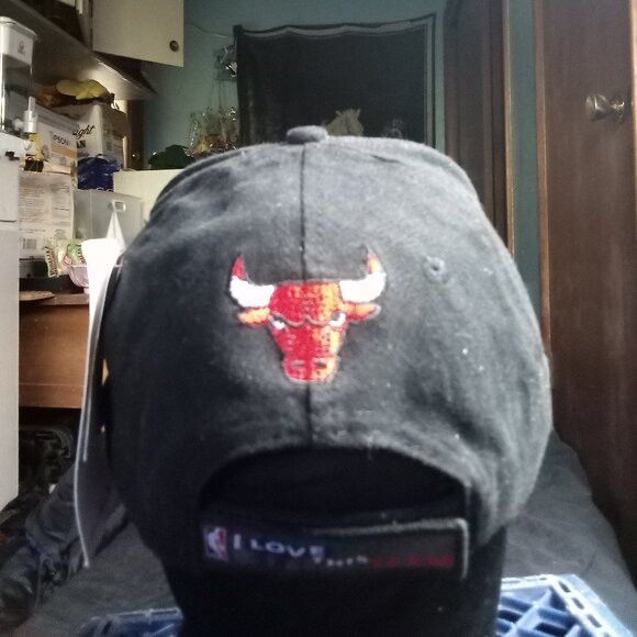 Sports Specialties Deadstock NWT Sports Specialties Chicago Bulls Snap Hat Cap Size ONE SIZE - 4 Thumbnail
