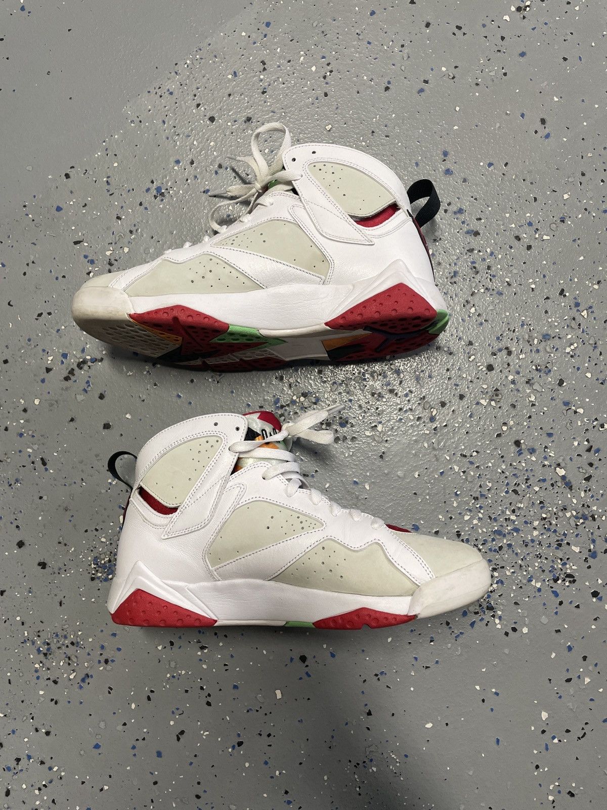 Jordan Brand × Nike Jordan 7 Hare 2015 Size US 9.5 / EU 42-43 - 2 Thumbnail