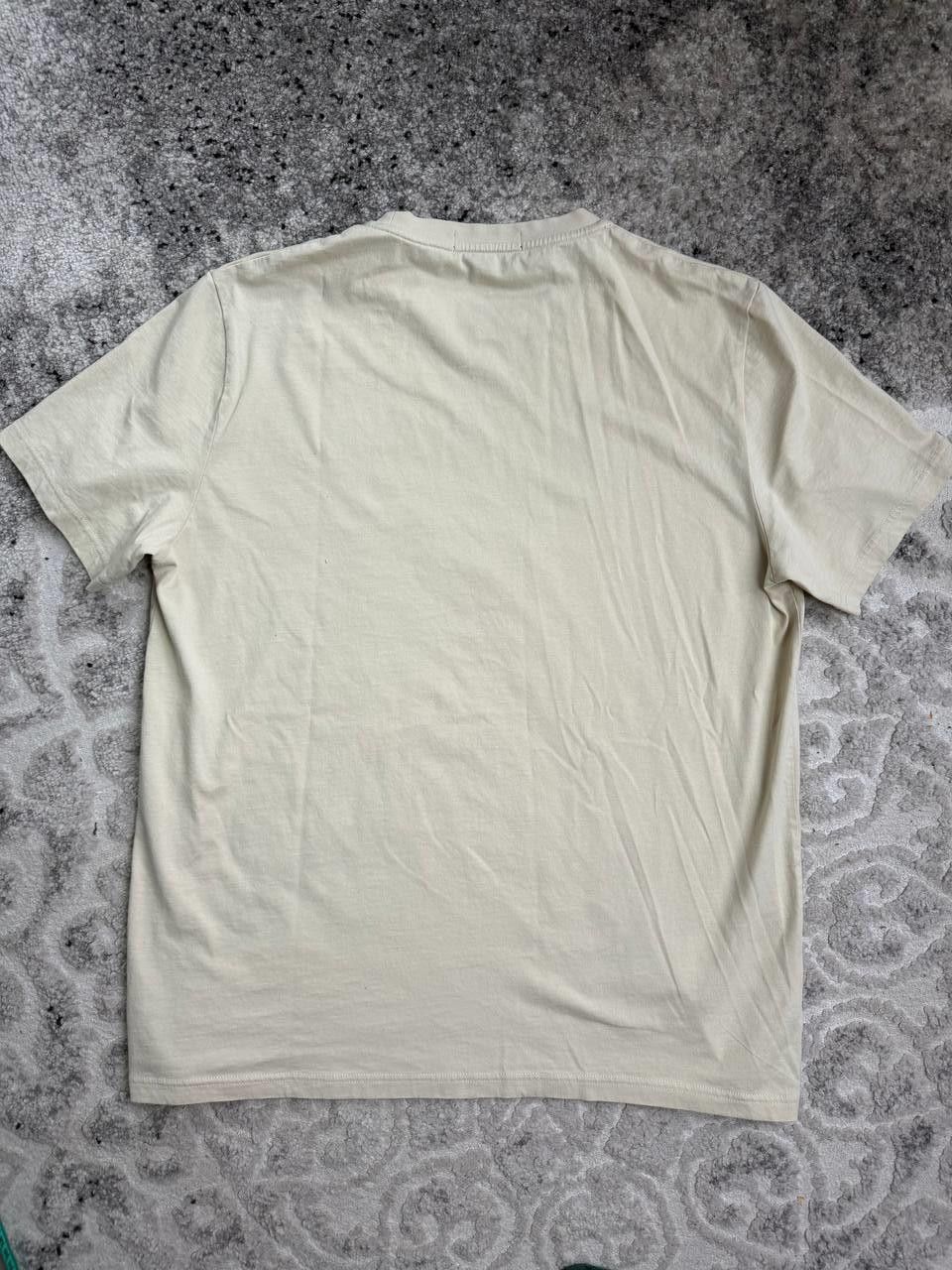 Fred Perry Fred Perry Laurel Wreath Graphic T-Shirt Beige Size L Size US L / EU 52-54 / 3 - 2 Thumbnail